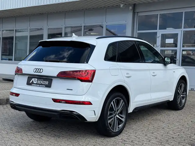 Audi Q5 view 7