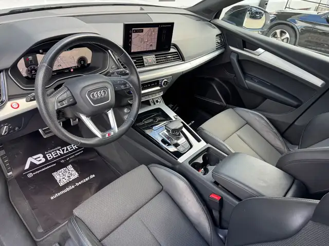 Audi Q5 view 12