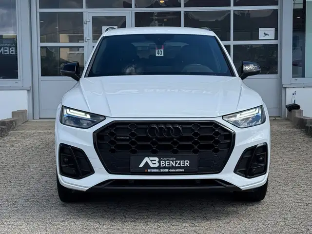 Audi Q5 view 2