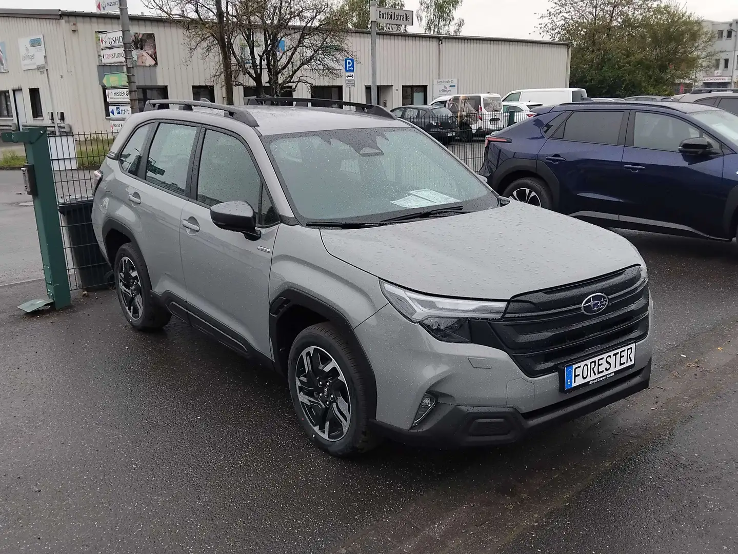 Subaru Forester Forester Comfort (D=TREND) 8 J. Garantie Grijs - 1