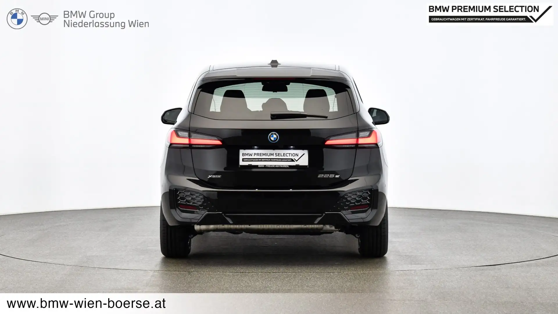 BMW 225 e xDrive Active Tourer Schwarz - 2