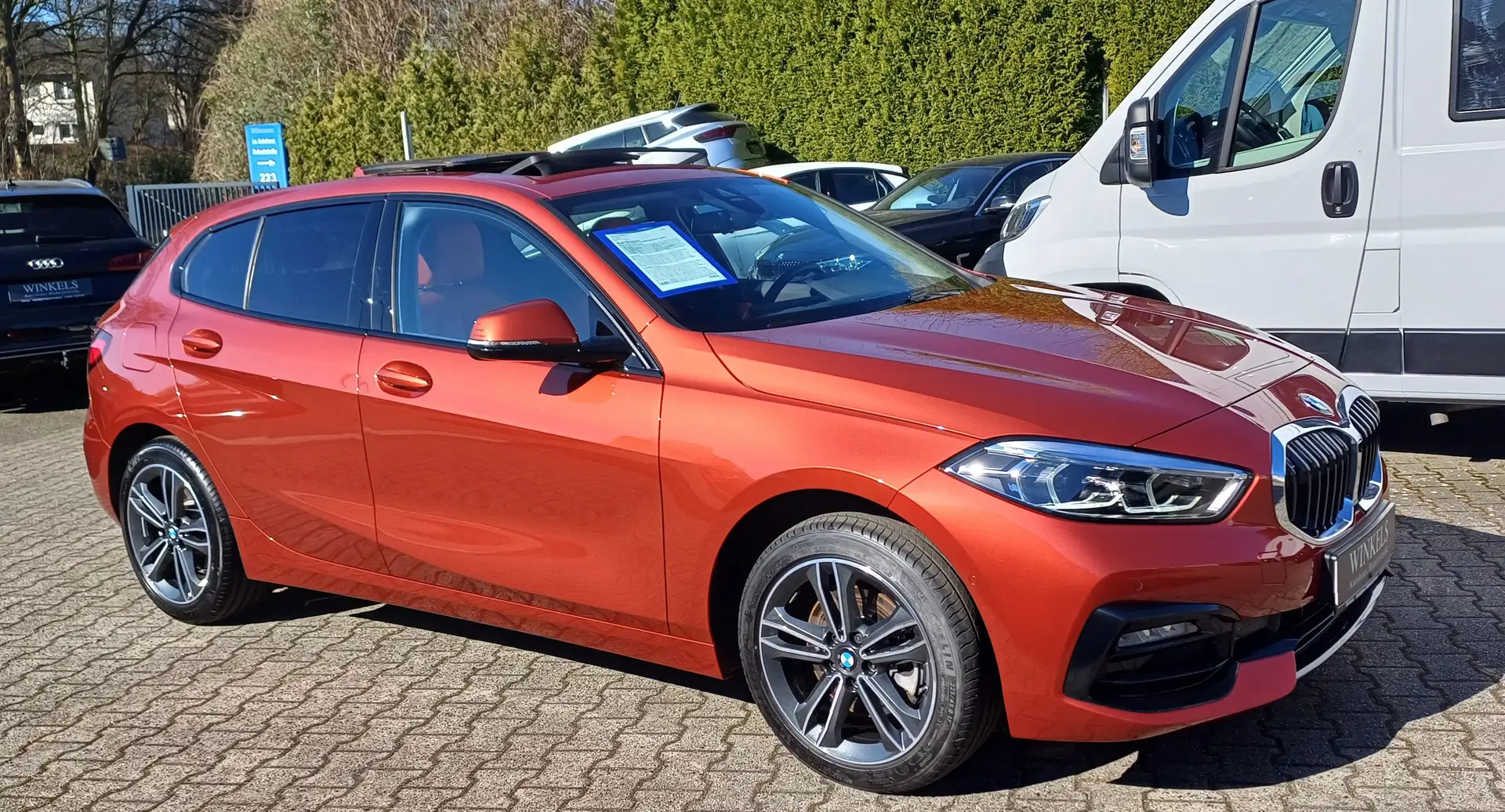 BMW 118 118i Sport Line-Klimaau-Navi-Leder-Kamera-Panorama Orange - 1