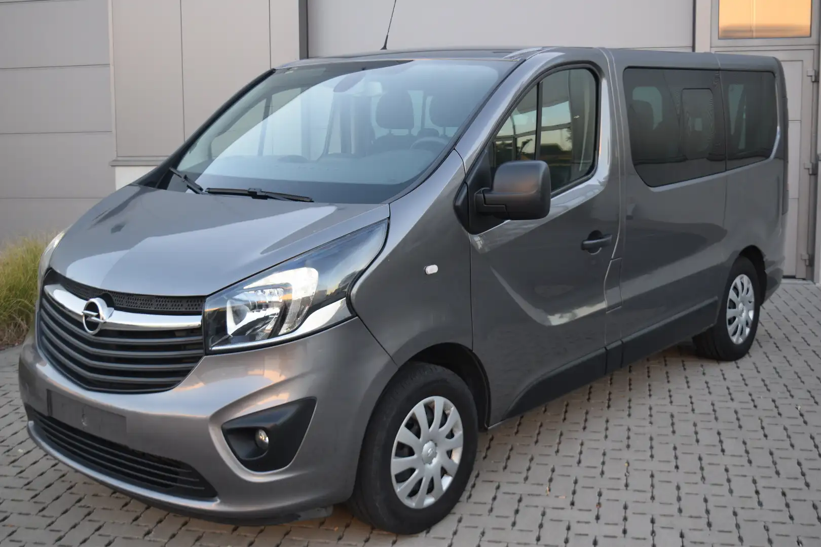 Opel Vivaro Vivaro 1.6 Biturbo CDTi Combi+ 9pl. Gri - 1