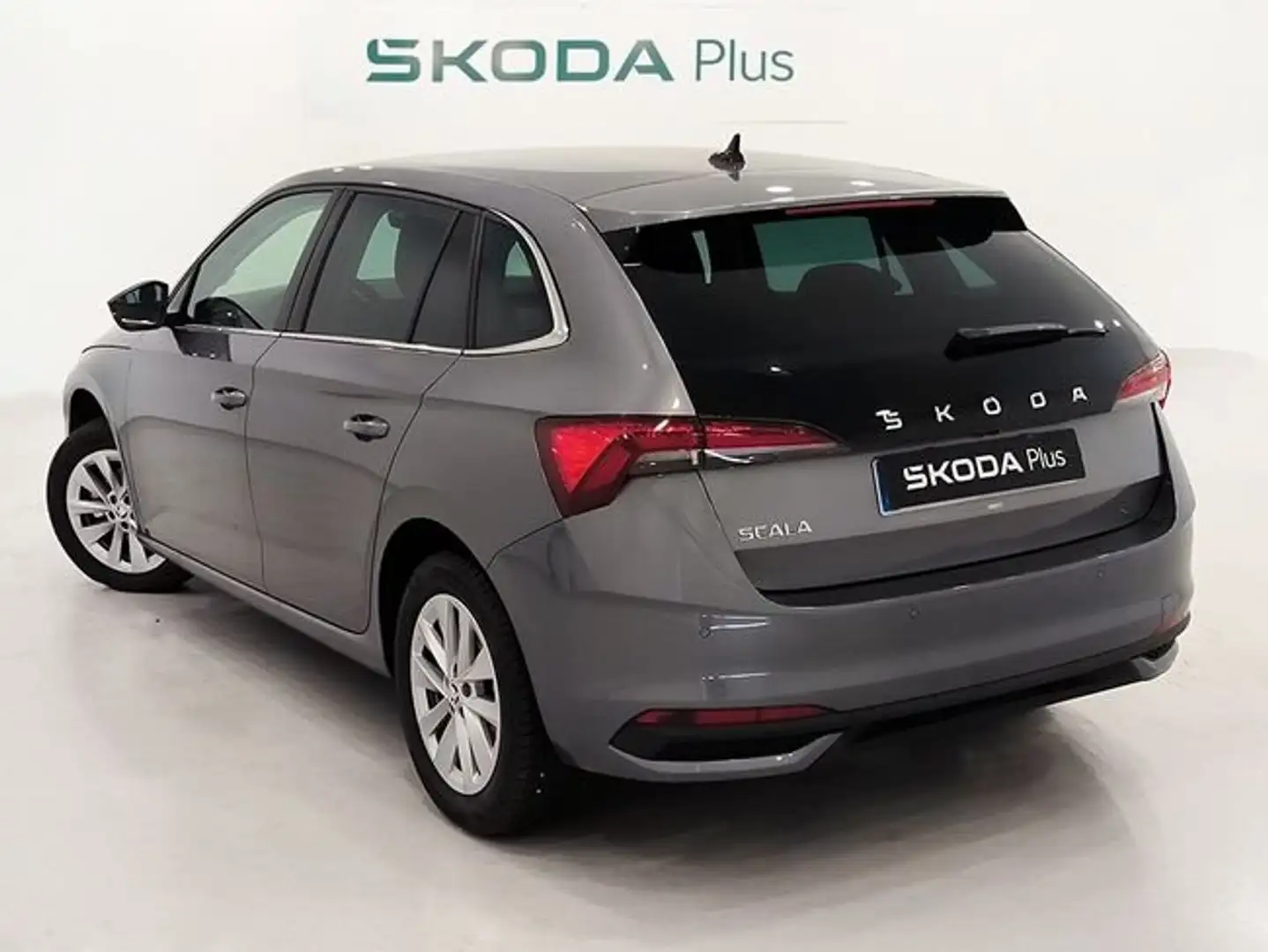Skoda Scala 1.0 TSI Selection DSG 85kW Gris - 2