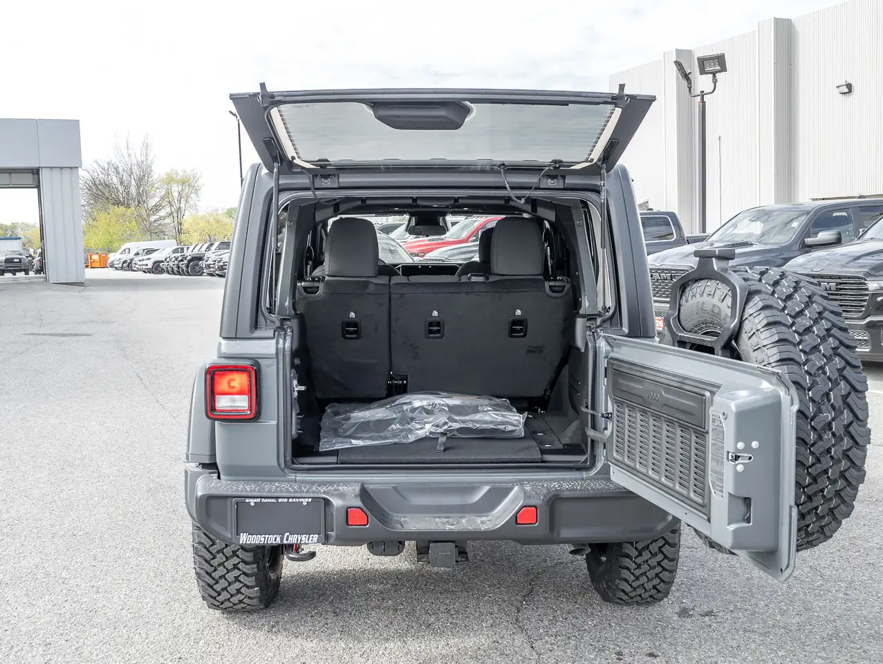 Jeep Wrangler снимка Jeep Wrangler