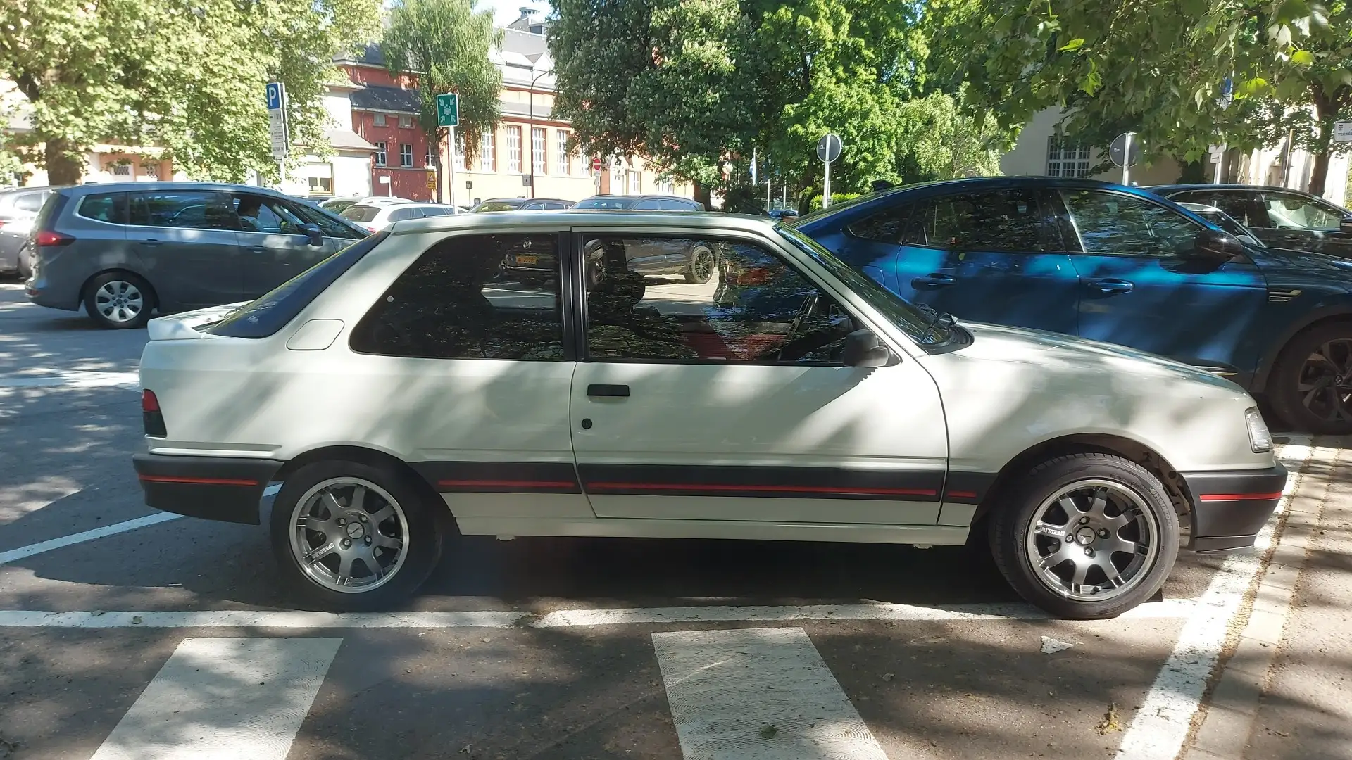 Peugeot 309 1.9i GTi - 2