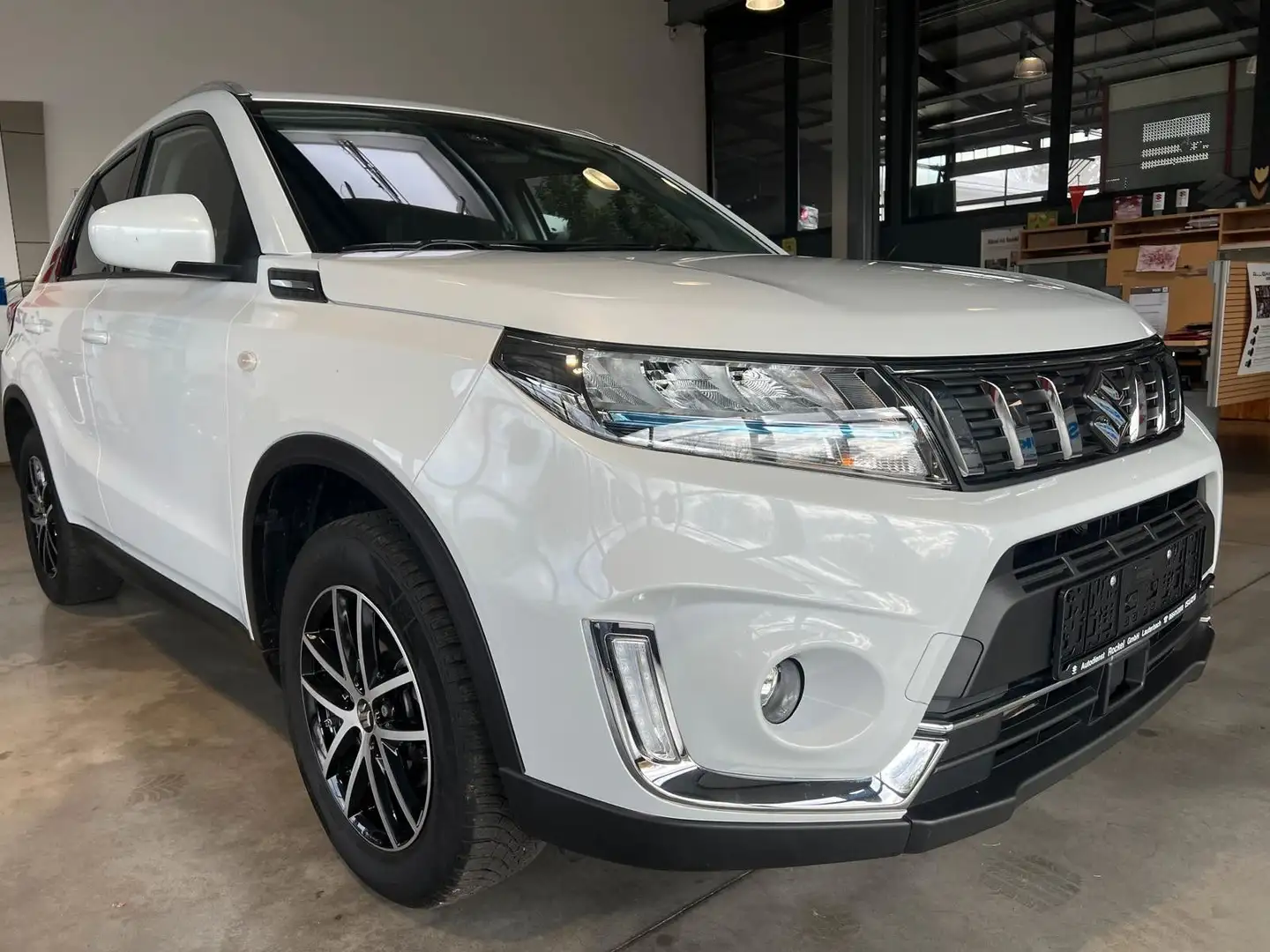 Suzuki Vitara 1.4 BOOSTERJET Hybrid Comfort Allgrip Weiß - 2