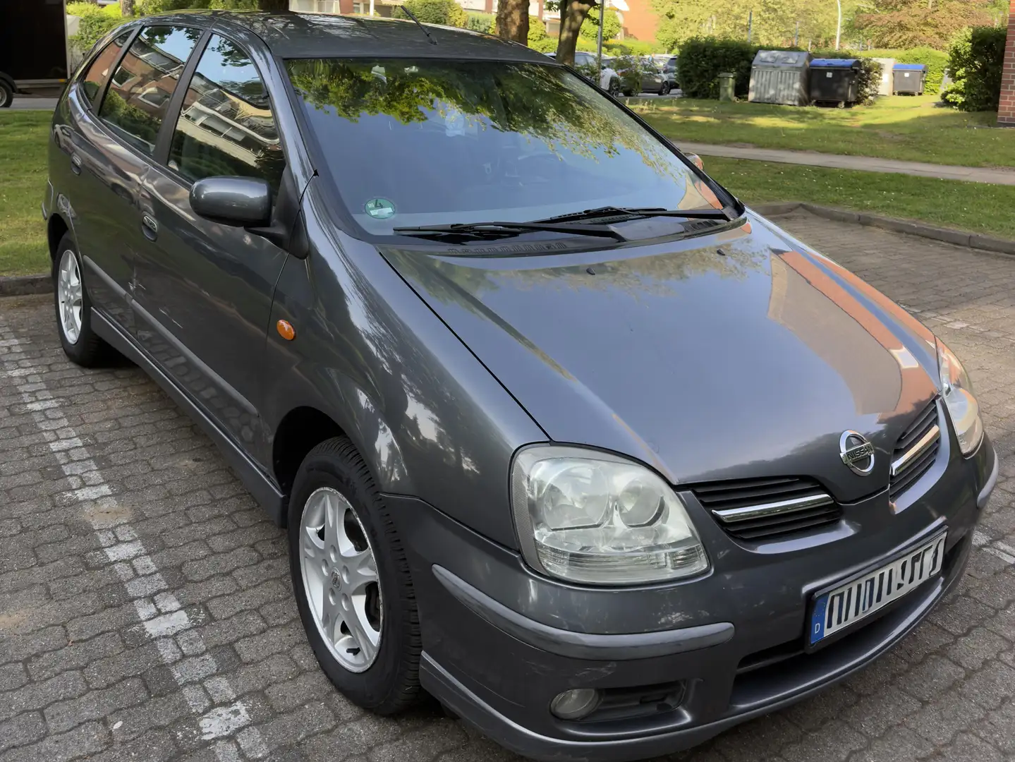 Nissan Almera Tino Almera Tino Aut. acenta PLUS Grau - 1