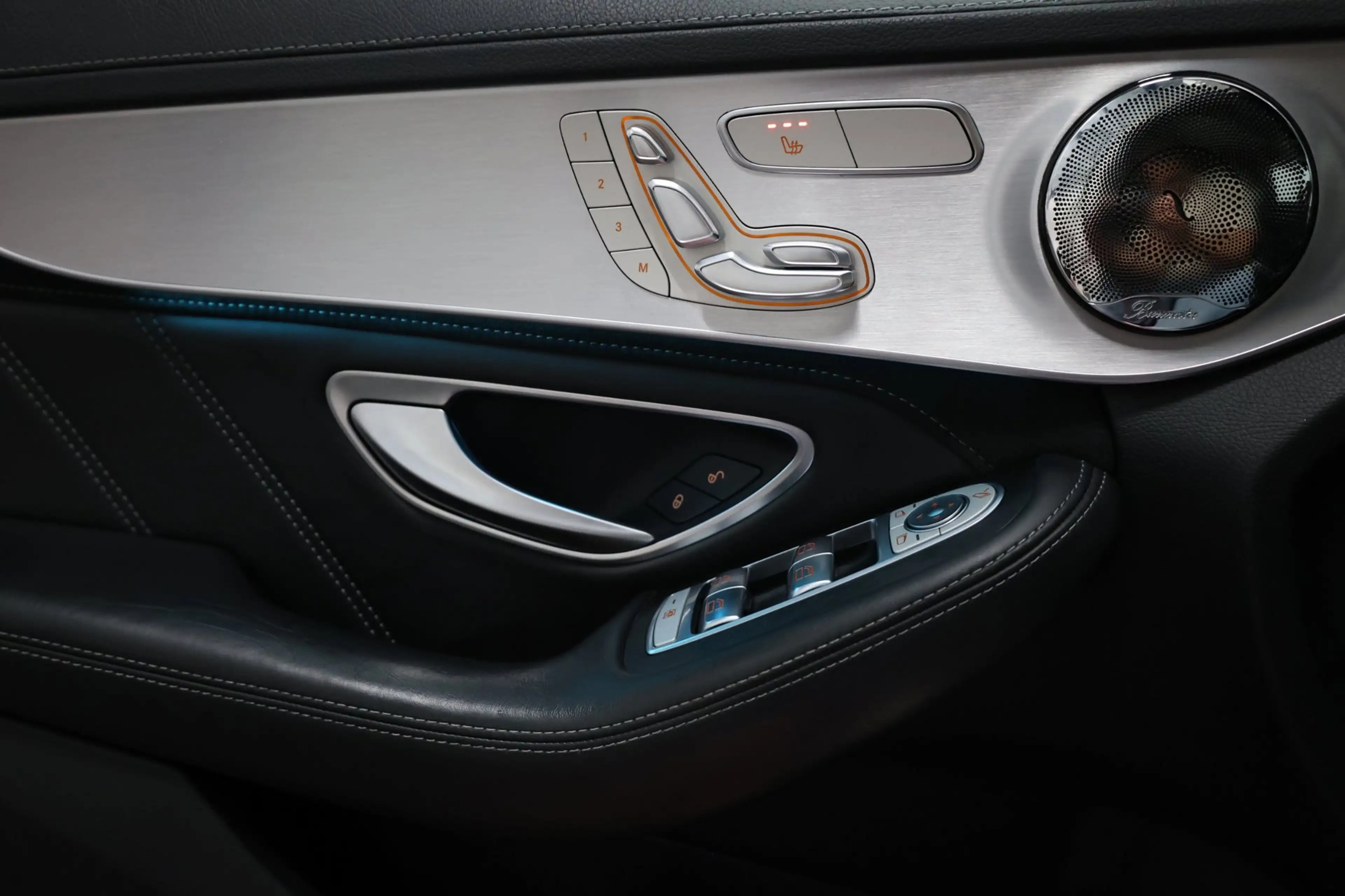 Mercedes-Benz C 63 AMG LED/SFEER/PANO/LEDER+S.VERWARMING+MEMORY/19" LMV/C — photo 13