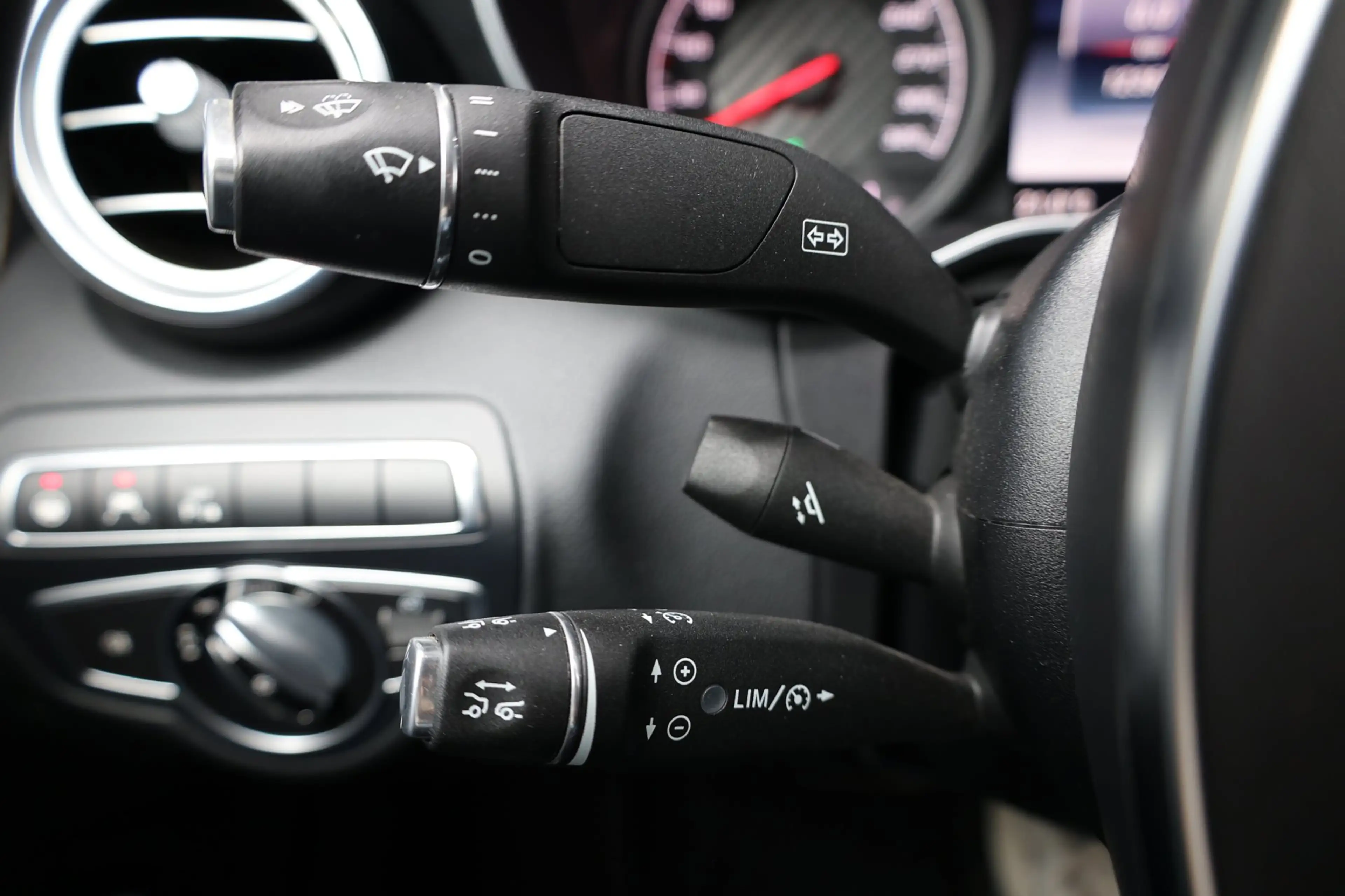 Mercedes-Benz C 63 AMG LED/SFEER/PANO/LEDER+S.VERWARMING+MEMORY/19" LMV/C — photo 22
