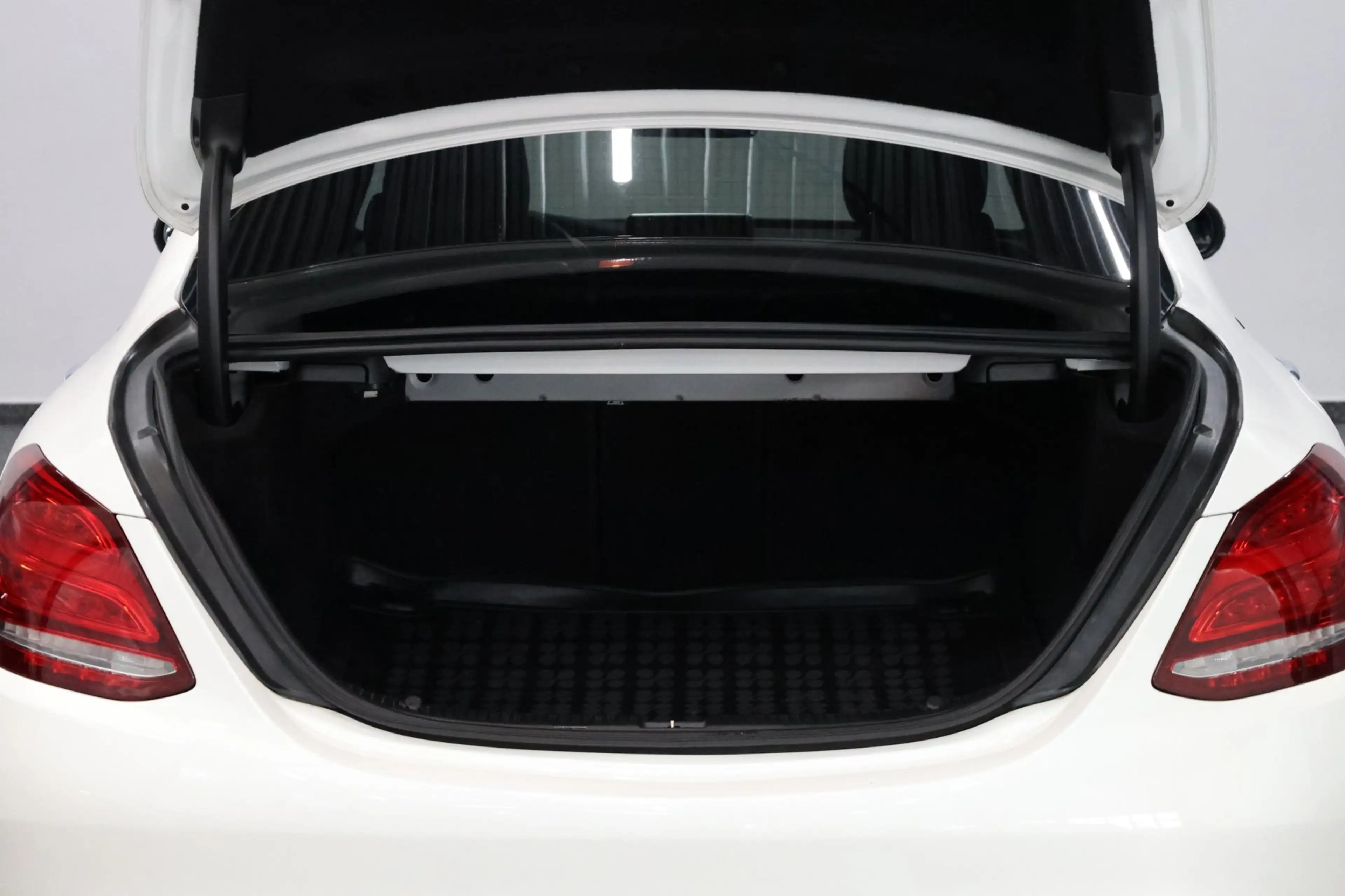 Mercedes-Benz C 63 AMG LED/SFEER/PANO/LEDER+S.VERWARMING+MEMORY/19" LMV/C — photo 28