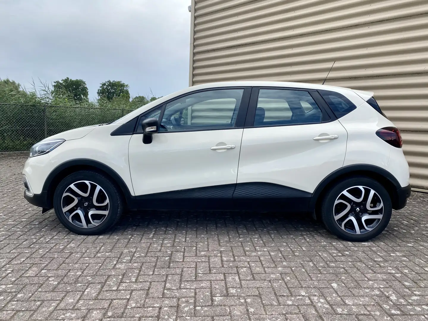 Renault Captur 0.9 TCe Life [ fm navi,Apple carplay,camera,lmv ] Wit - 2