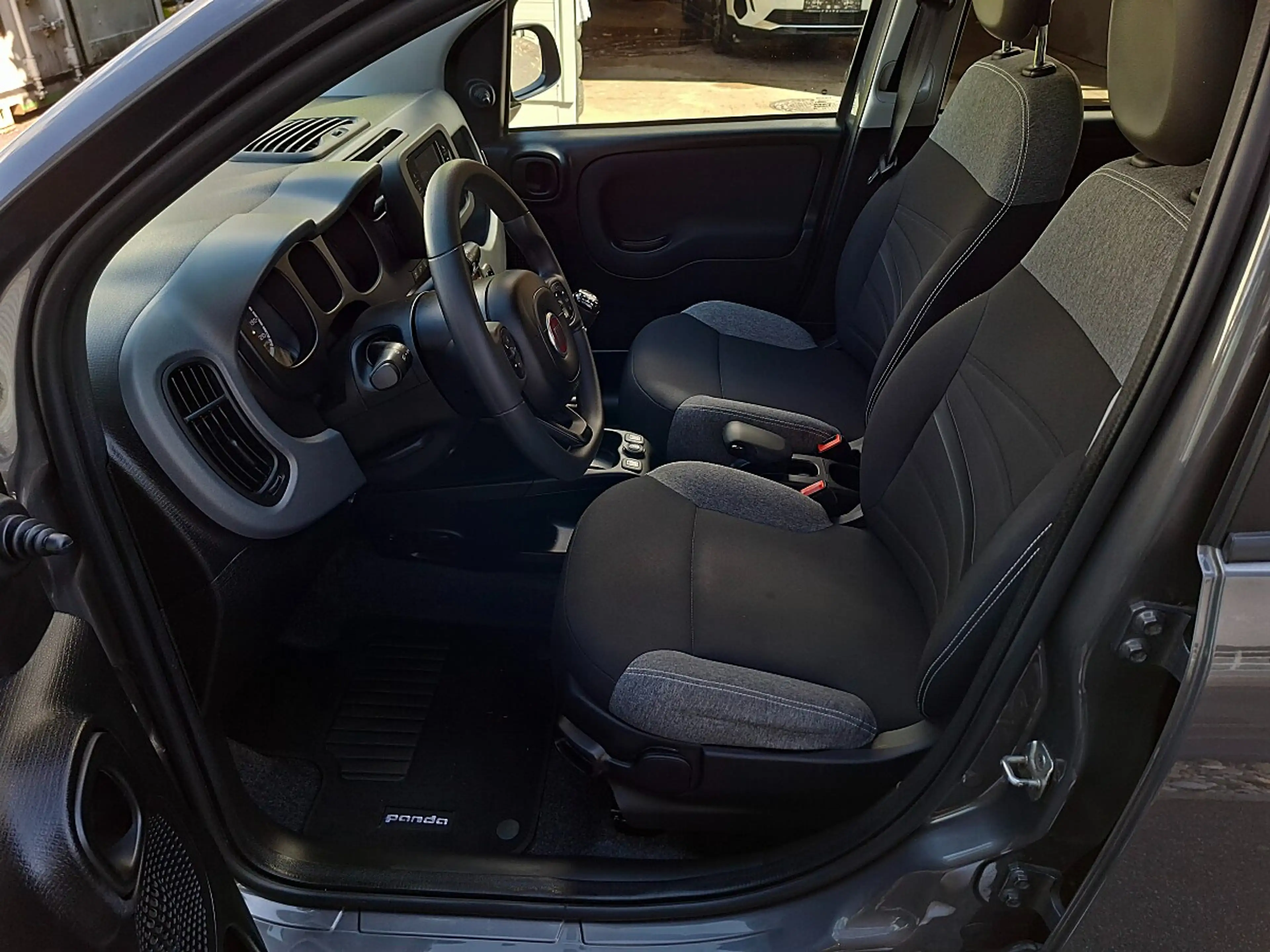 Fiat Panda 4x2 FireFly Hybrid 70 Plus "inkl. Winterräder" — photo 11