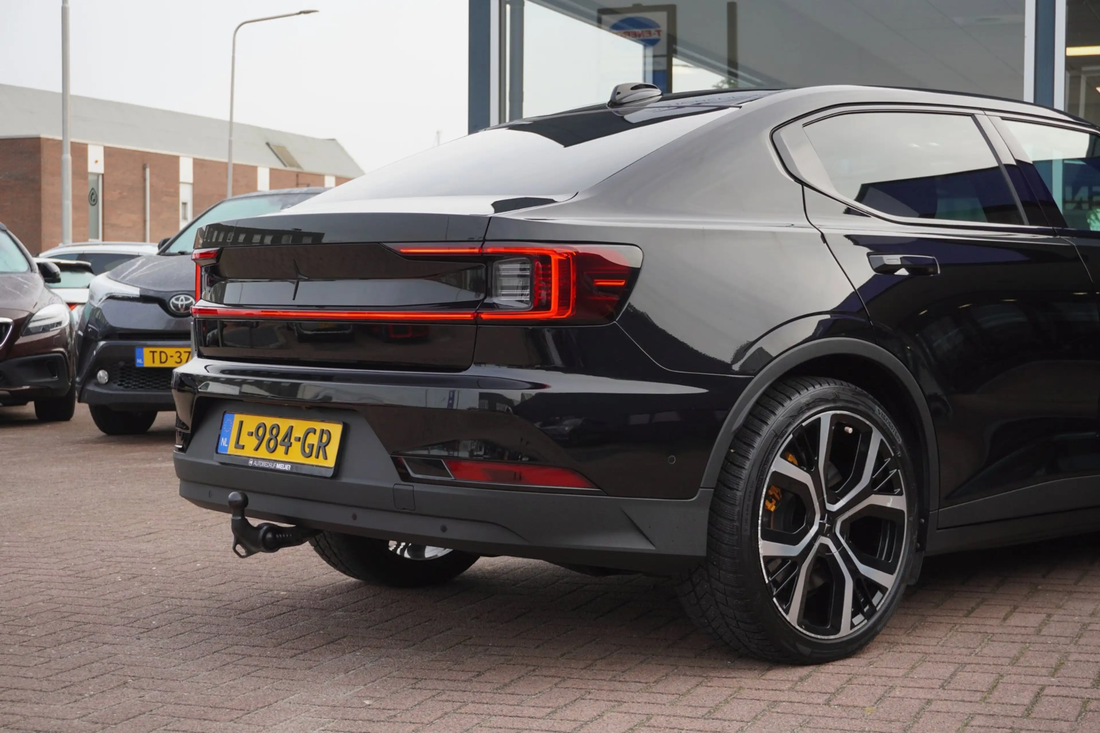 Polestar 2 Long Range Dual Motor Launch Edition 78kWh Perform — photo 4