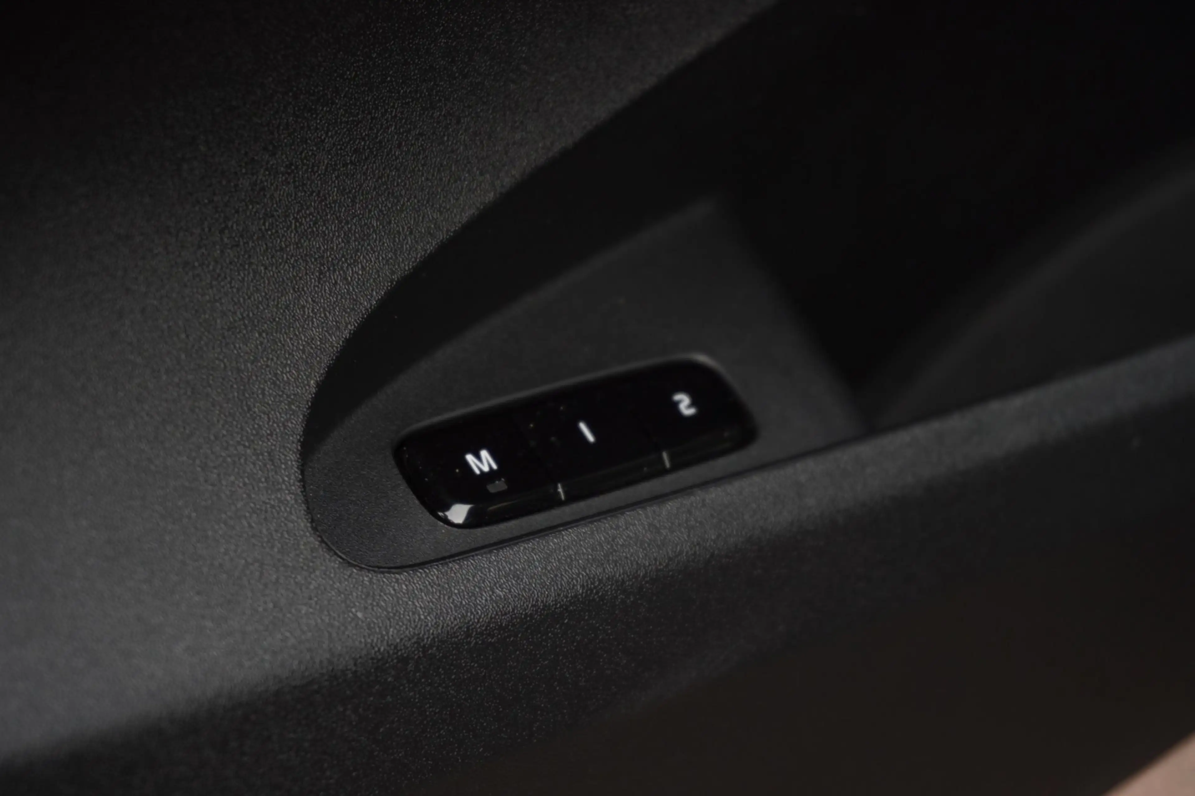Polestar 2 Long Range Dual Motor Launch Edition 78kWh Perform — photo 39