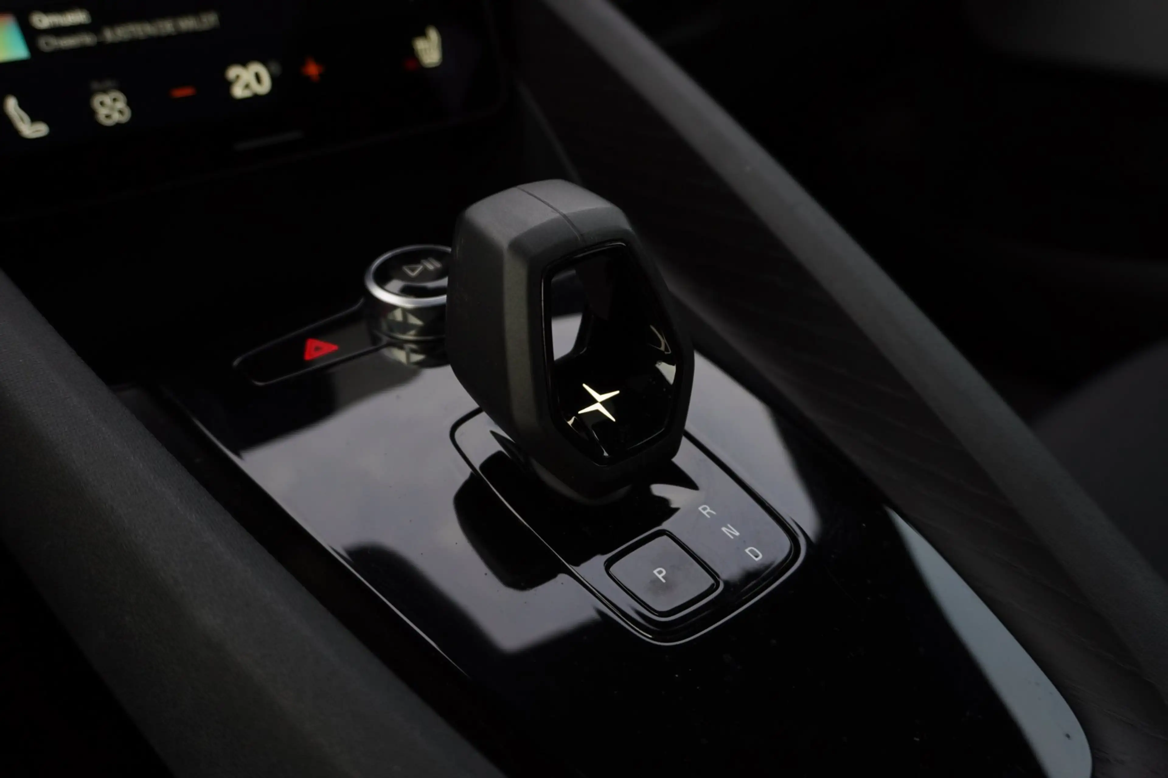 Polestar 2 Long Range Dual Motor Launch Edition 78kWh Perform — photo 36