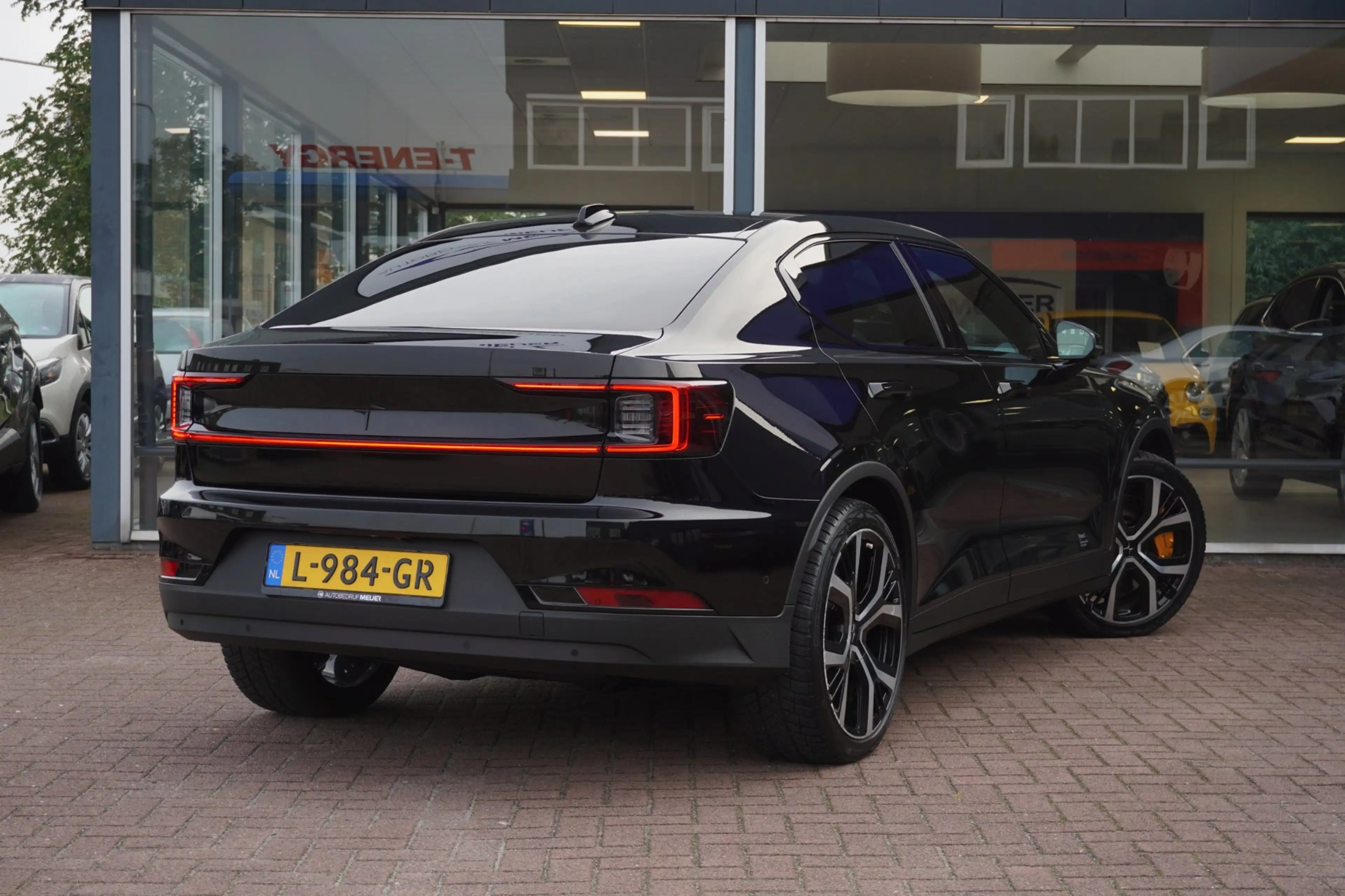 Polestar 2 Long Range Dual Motor Launch Edition 78kWh Perform — photo 7