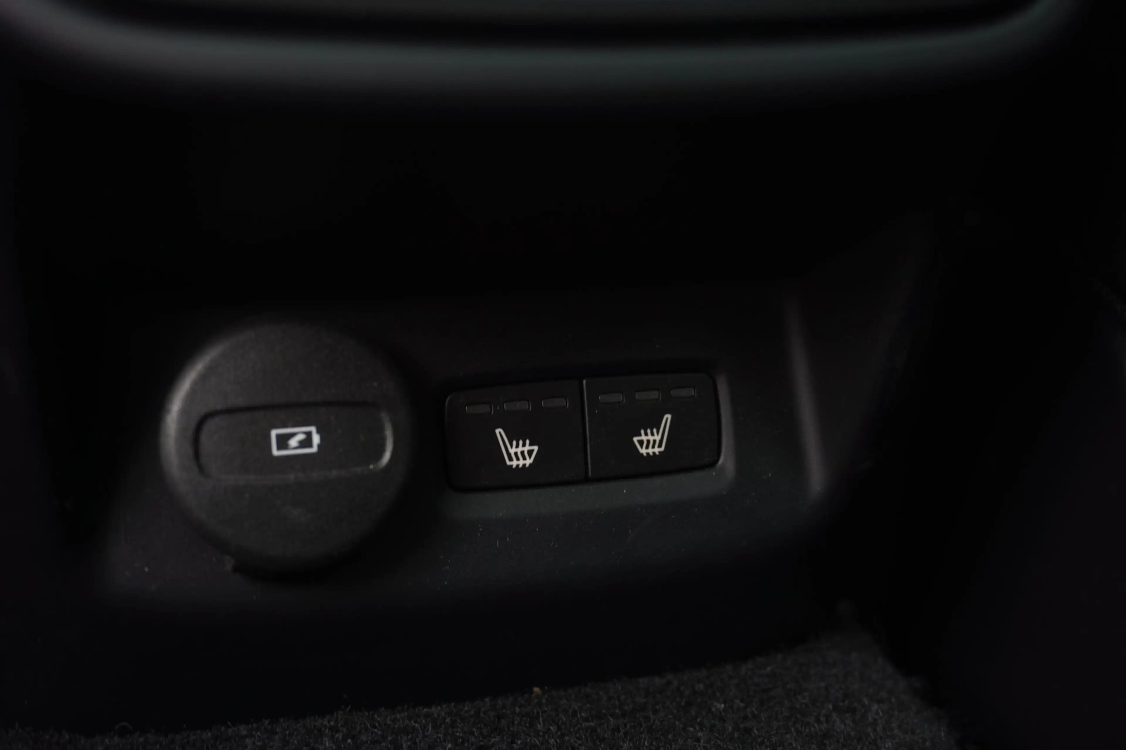 Polestar 2 Long Range Dual Motor Launch Edition 78kWh Perform — photo 40
