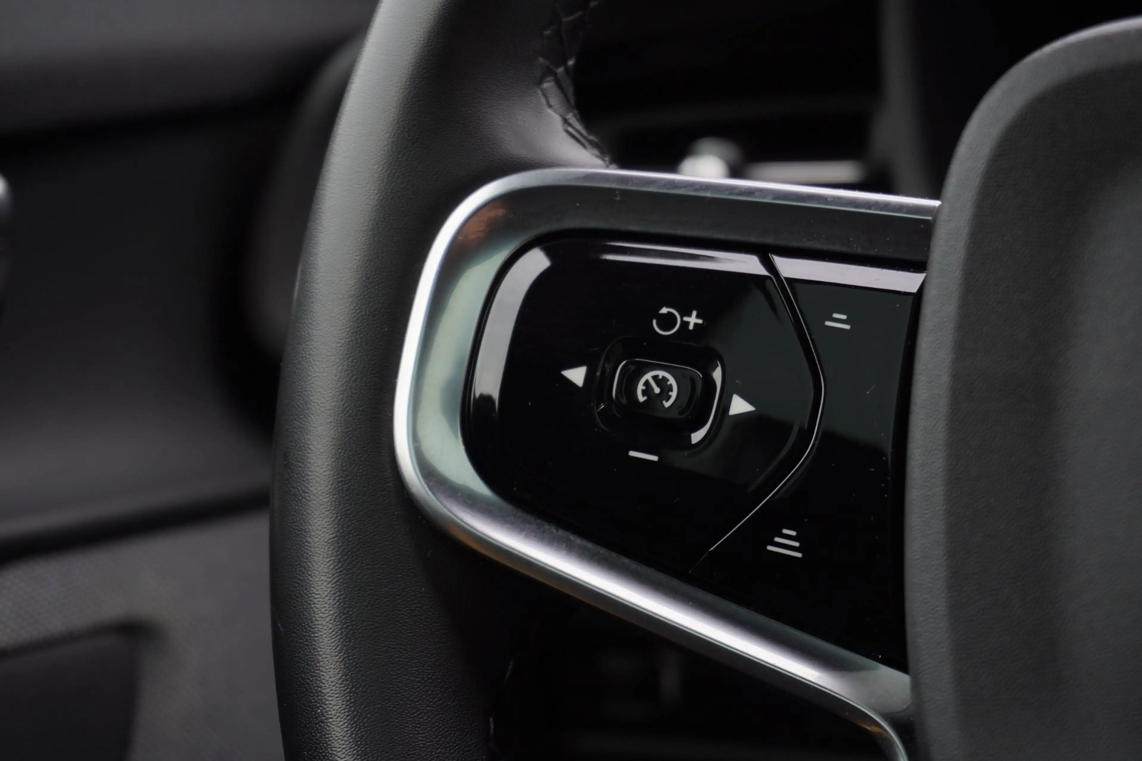 Polestar 2 Long Range Dual Motor Launch Edition 78kWh Perform — photo 19