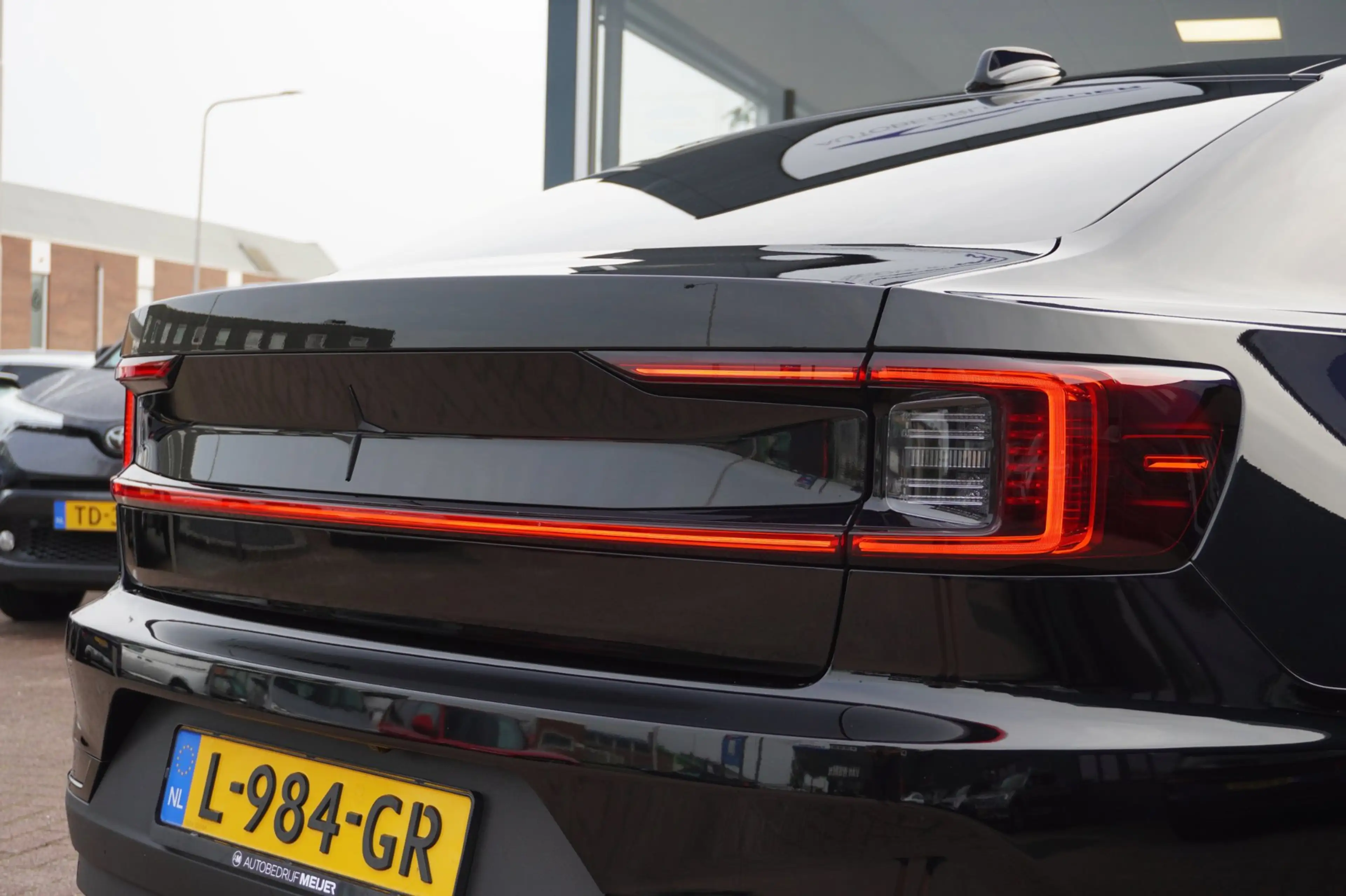 Polestar 2 Long Range Dual Motor Launch Edition 78kWh Perform — photo 10