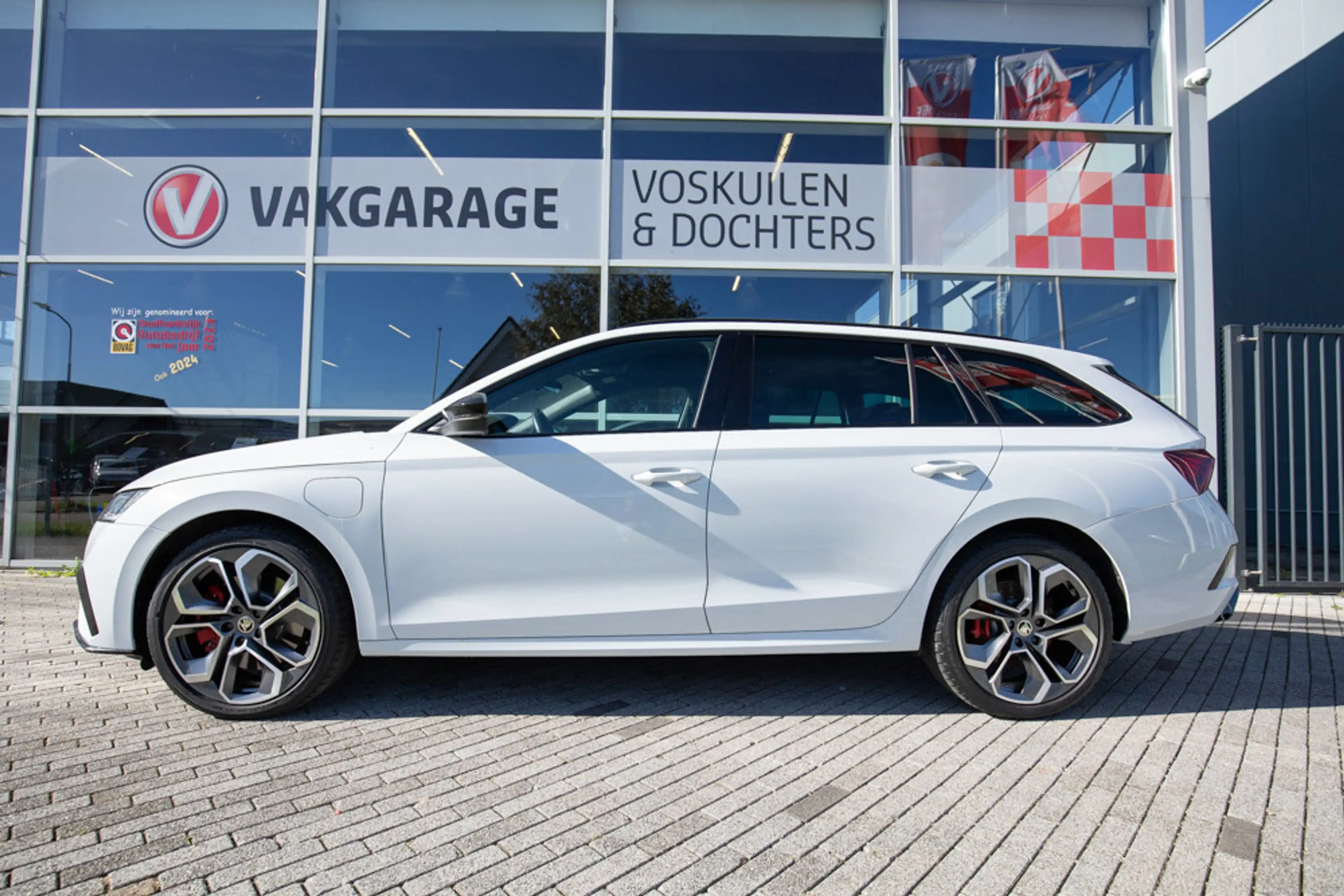 Skoda Octavia Combi 1.4 TSI RS iV PHEV 245pk Panoramadak — photo 2