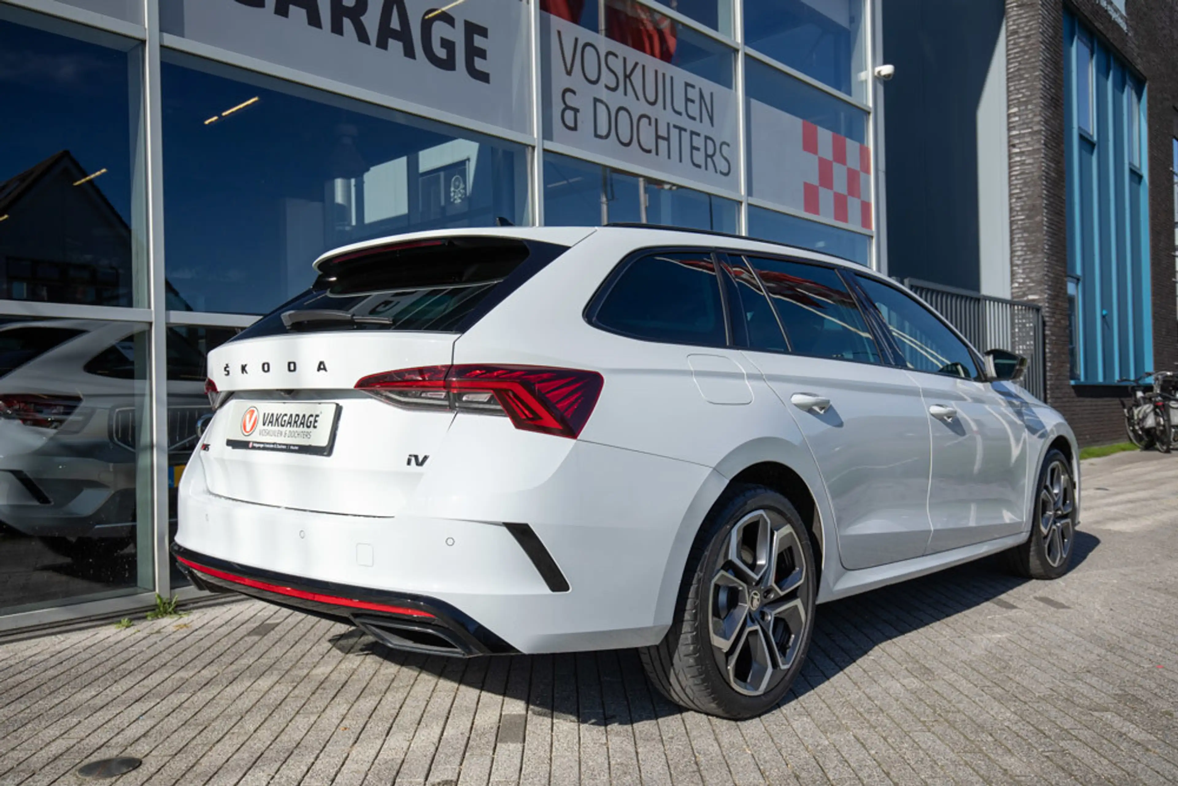Skoda Octavia Combi 1.4 TSI RS iV PHEV 245pk Panoramadak — photo 17