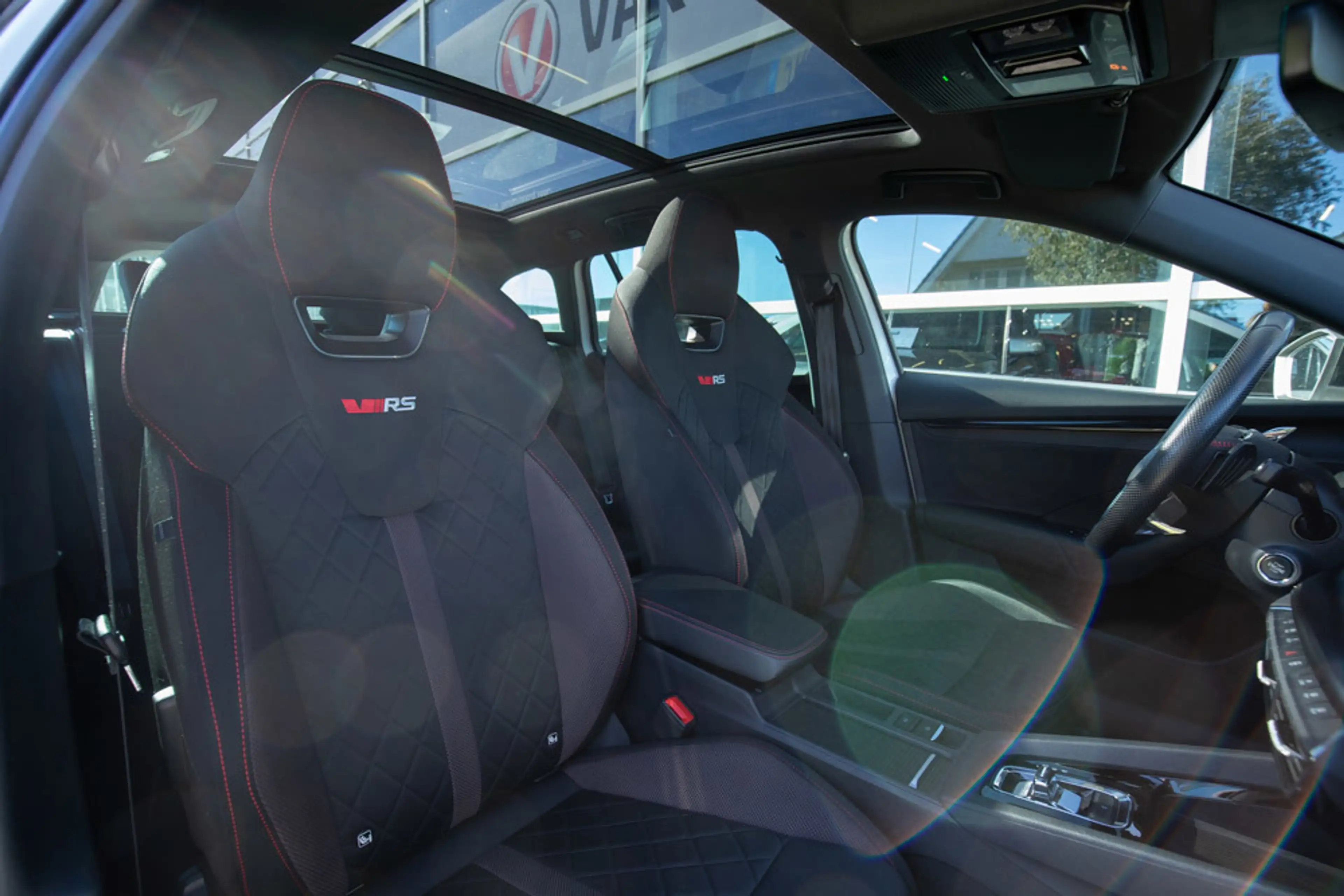 Skoda Octavia Combi 1.4 TSI RS iV PHEV 245pk Panoramadak — photo 4