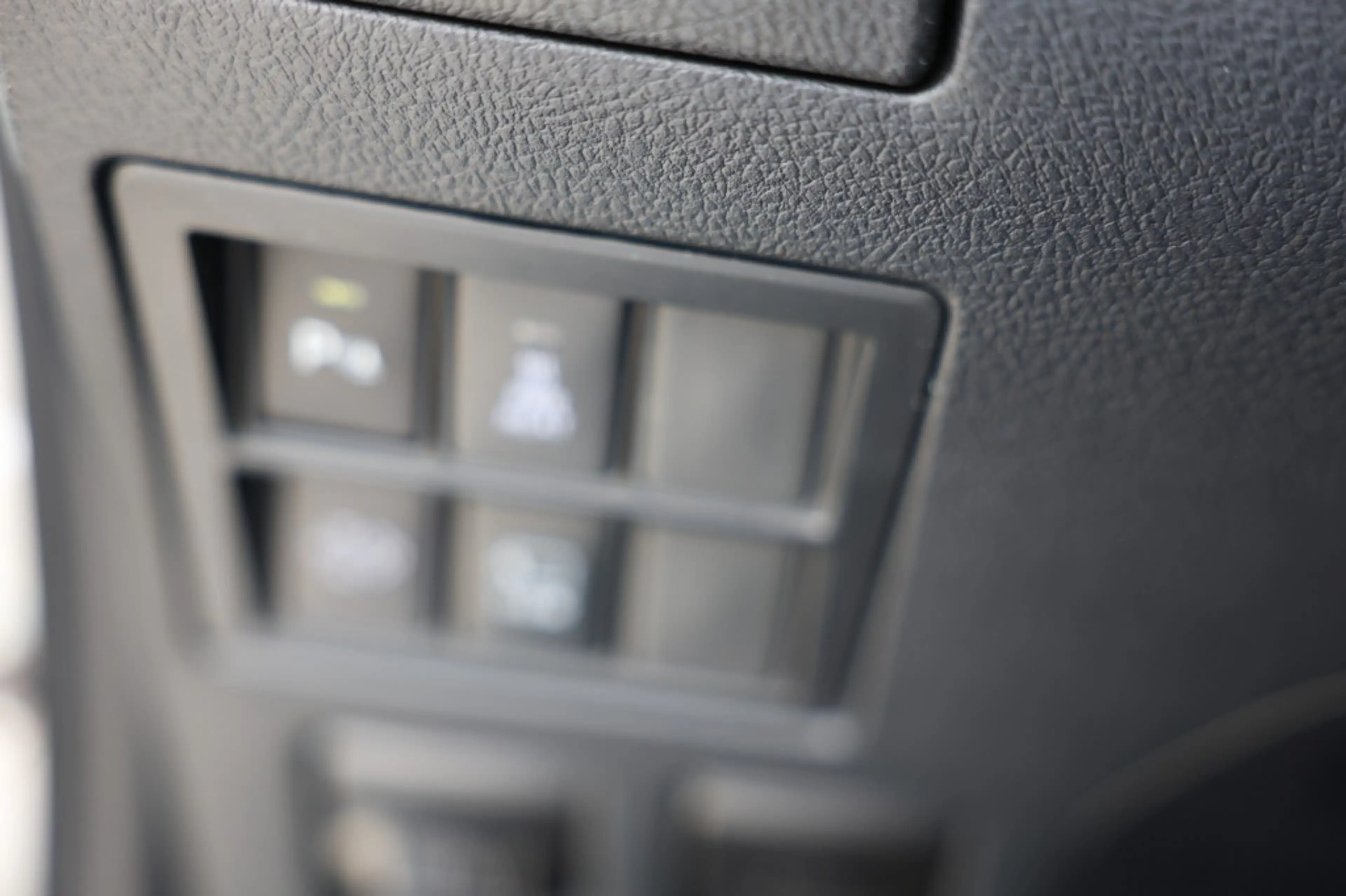 Toyota Hilux 2.8 D-4D DUBBEL CABIN EXECUTIVE A/T 2 ZITS 4WD VAN — photo 18
