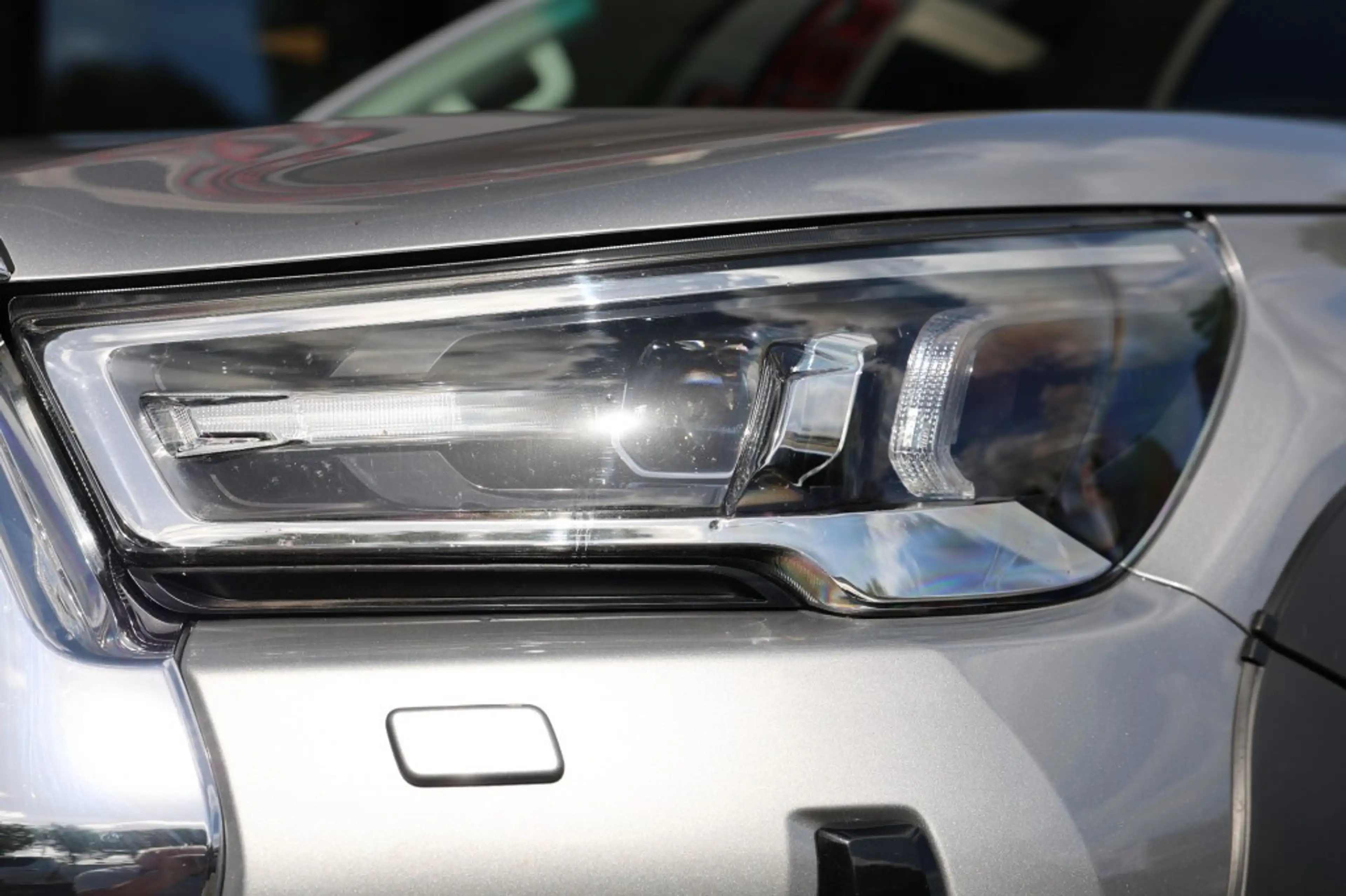 Toyota Hilux 2.8 D-4D DUBBEL CABIN EXECUTIVE A/T 2 ZITS 4WD VAN — photo 22