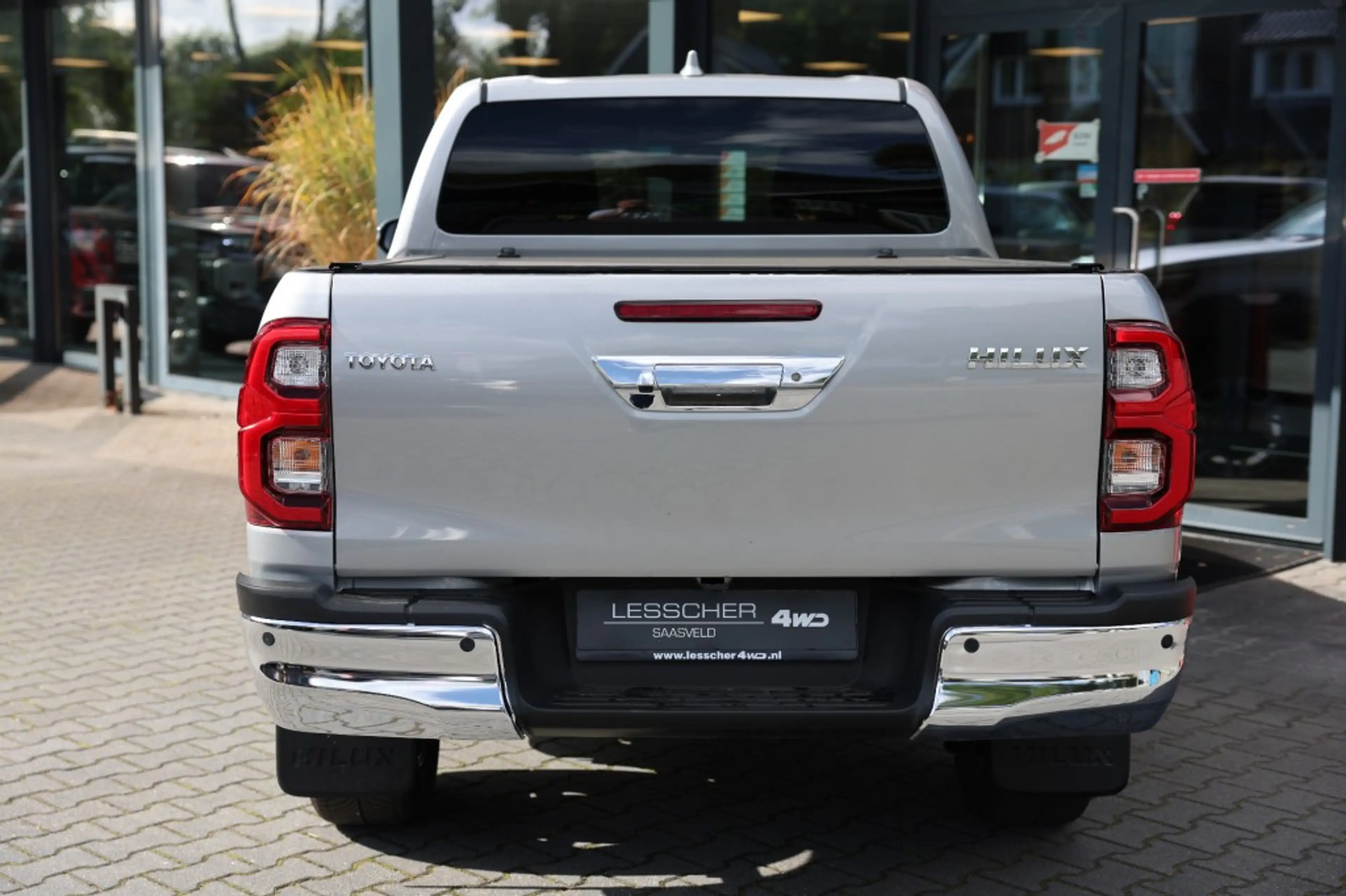 Toyota Hilux 2.8 D-4D DUBBEL CABIN EXECUTIVE A/T 2 ZITS 4WD VAN — photo 5