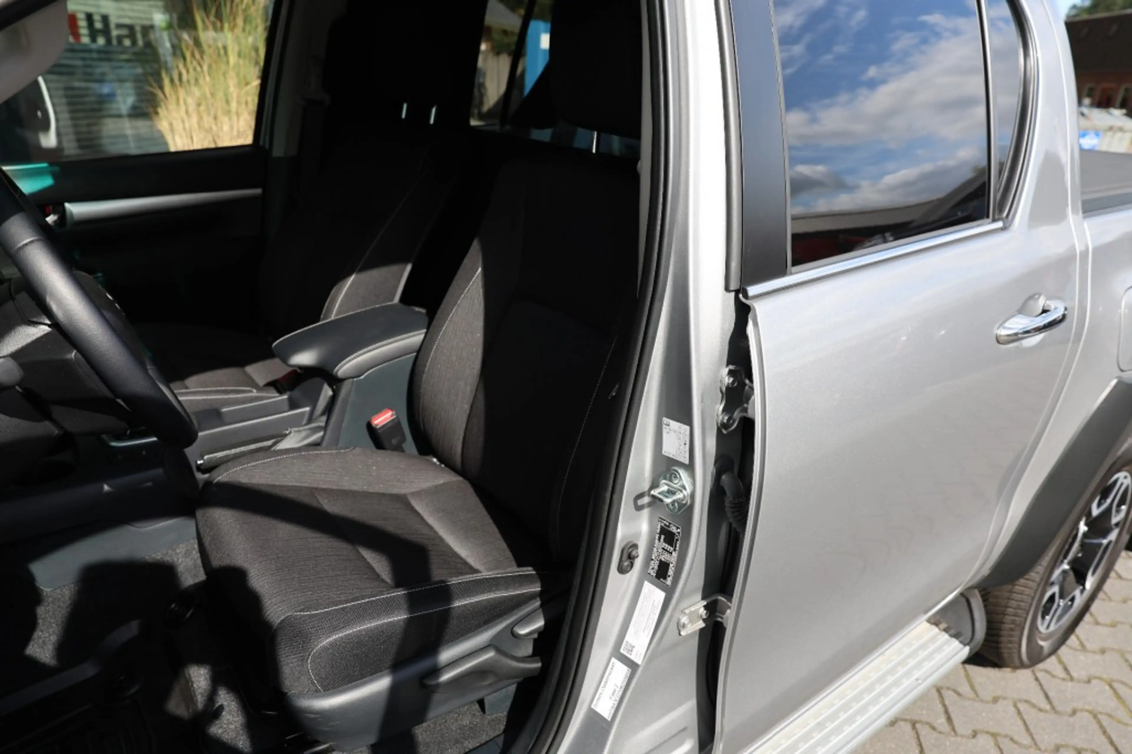 Toyota Hilux 2.8 D-4D DUBBEL CABIN EXECUTIVE A/T 2 ZITS 4WD VAN — photo 6