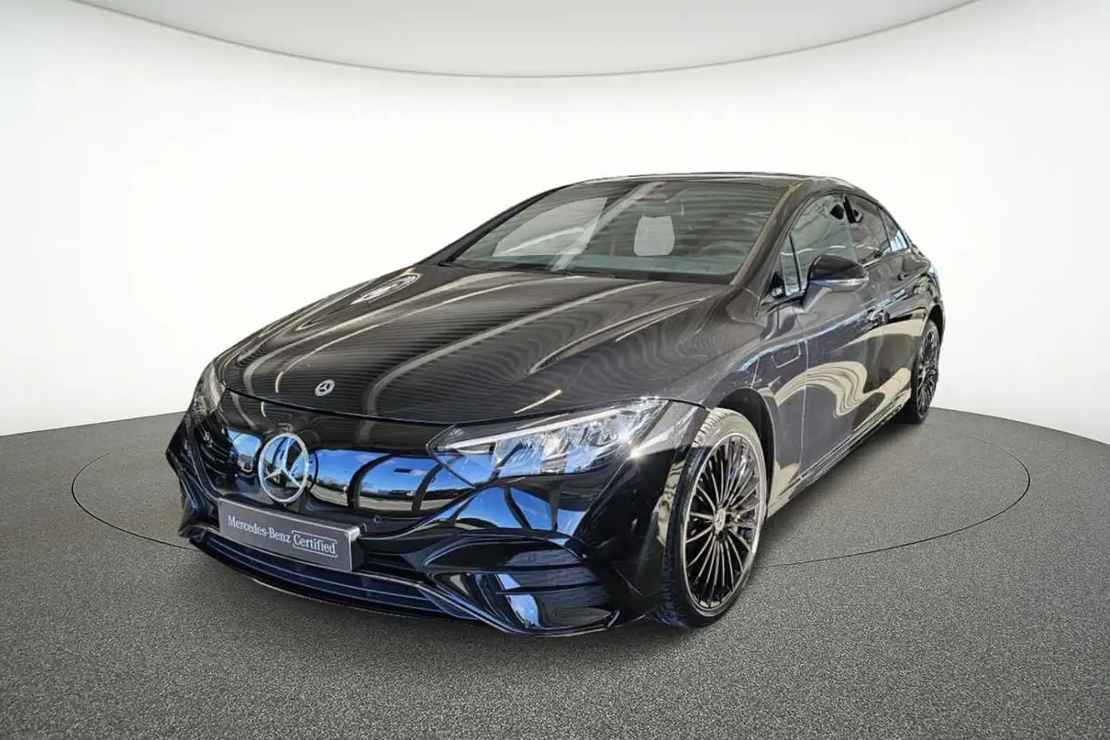 Mercedes-Benz EQE 300 AMG Line Schwarz - 1