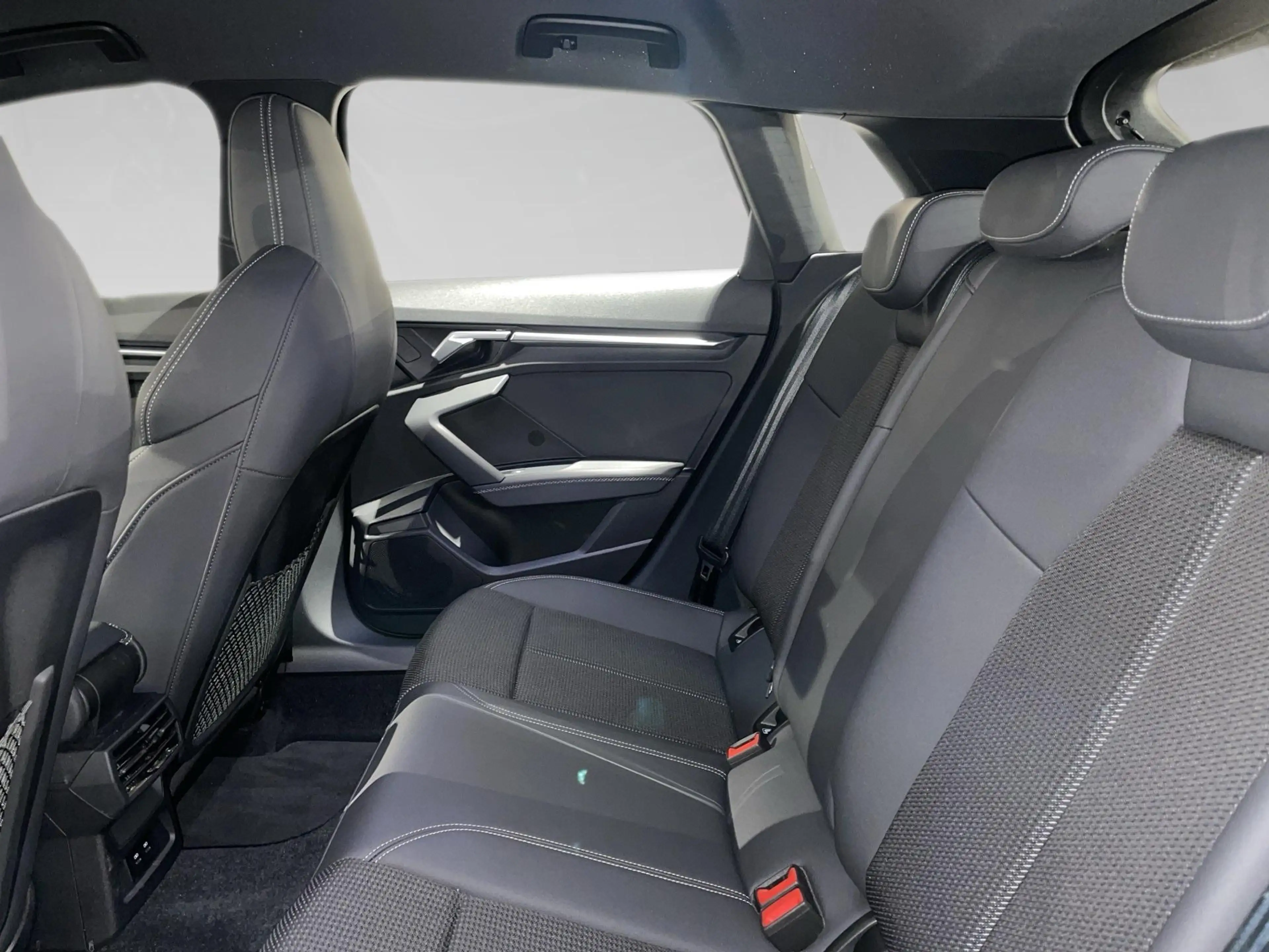 Audi S3 2.0 TFSI S3 S tronic quattro Sportback — photo 11