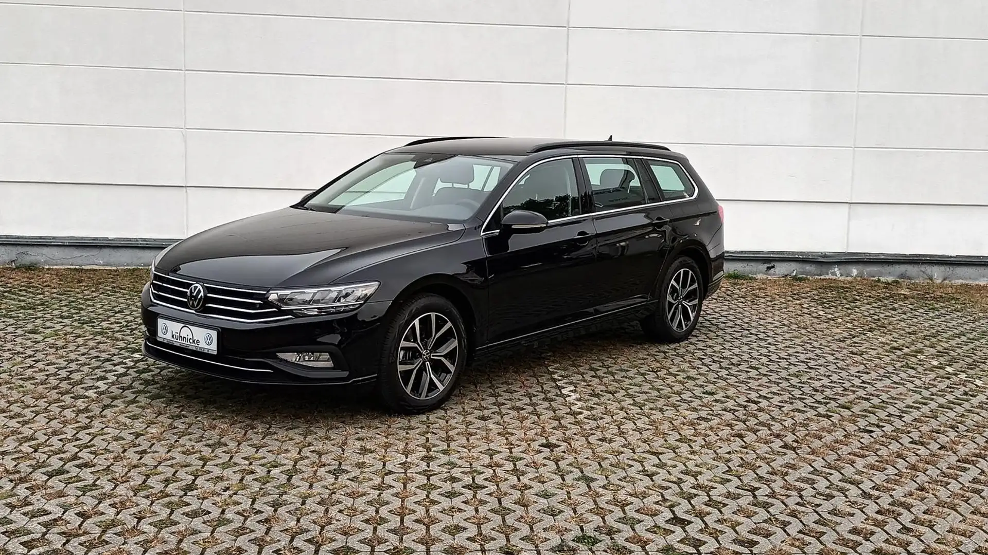 Volkswagen Passat Variant Passat 1.5 TSI Business DSG Navigation Schwarz - 2