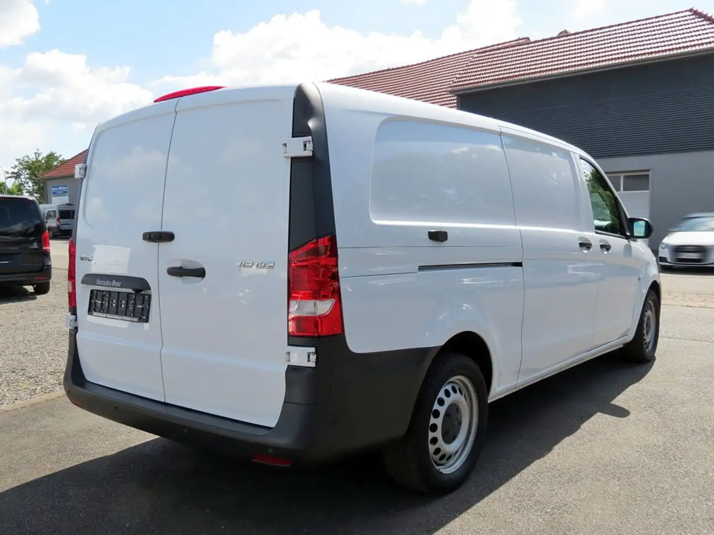 Mercedes-Benz Vito 119 Kasten CDI extralang Klima Kamera Regale Weiß - 2