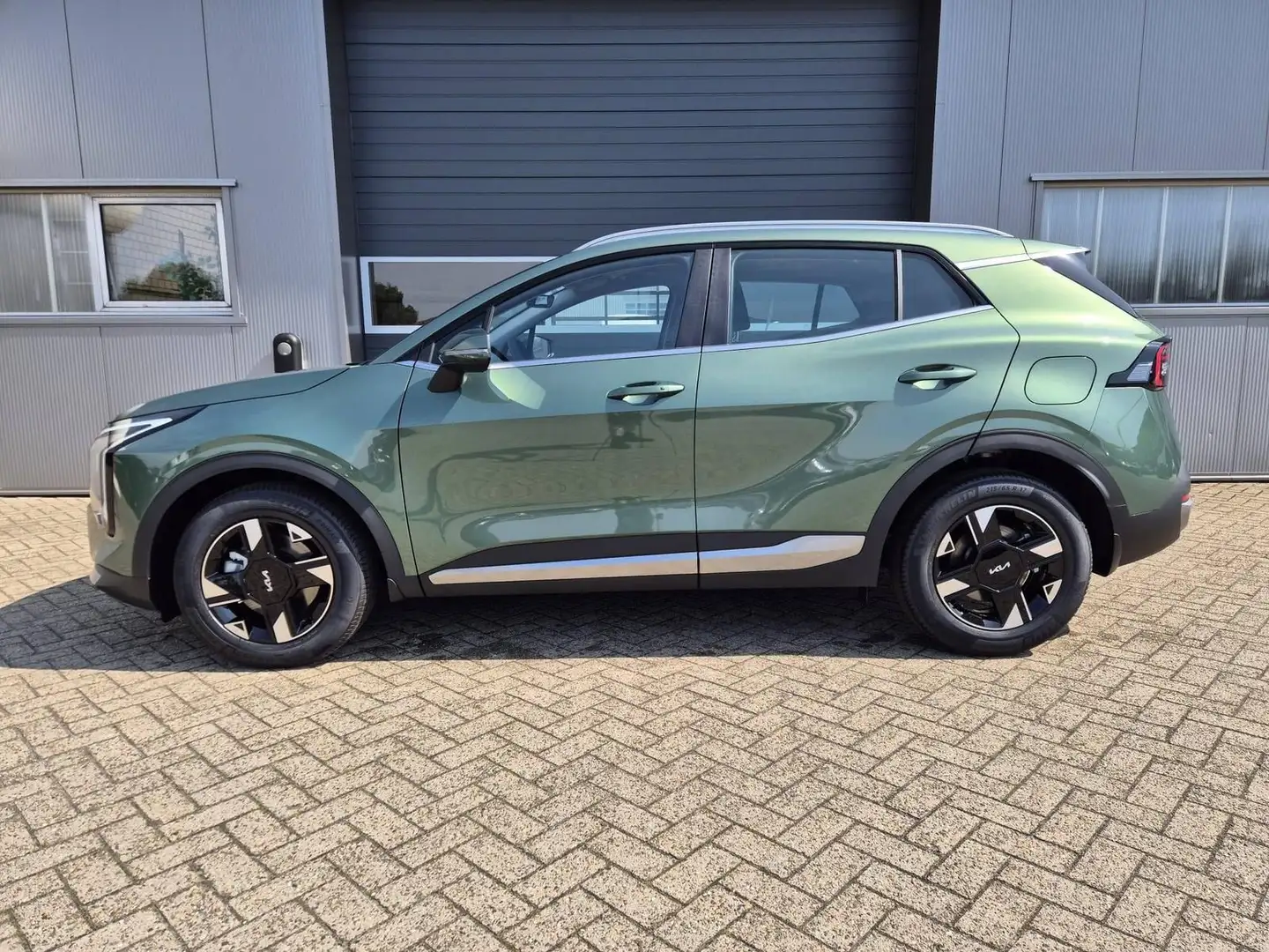Kia Sportage Vision 1.6 T-GDi MHEV 150PS Automat... Vert - 2