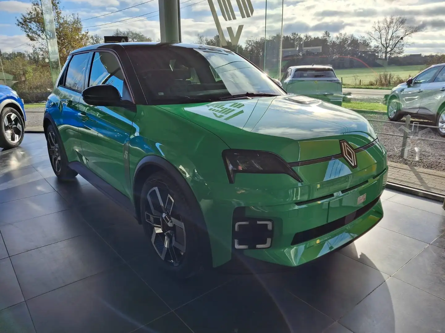 Renault R 5 E-R 52 kWh Iconiq Cinq / techno Noir - 2