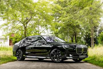 dAS xDrive * Pano * Massage * 360 ° * HUD * Softclose * Keyless * BTW