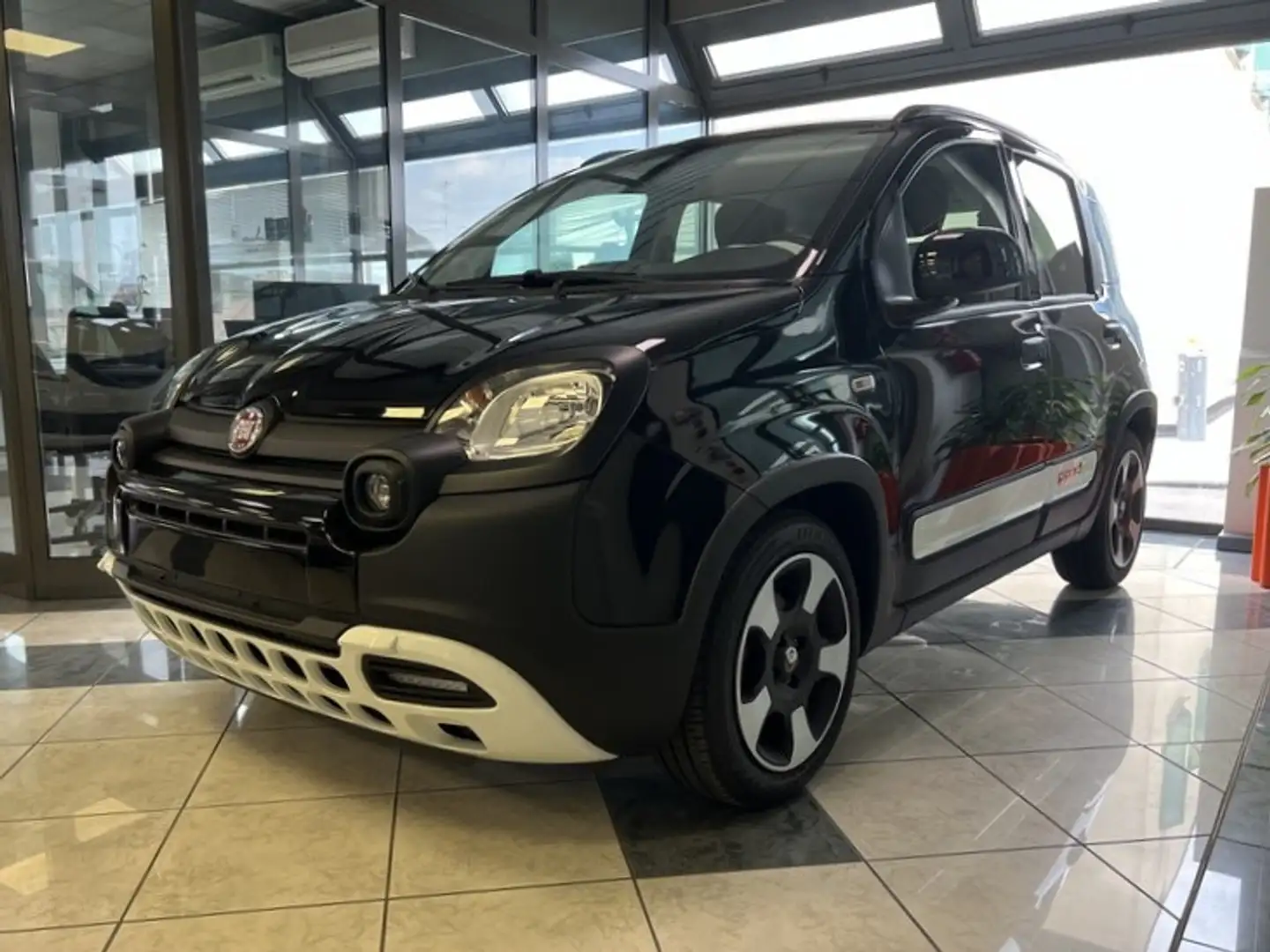 Fiat Panda My25 1.0 70cv Hybrid Pandina Fekete - 1