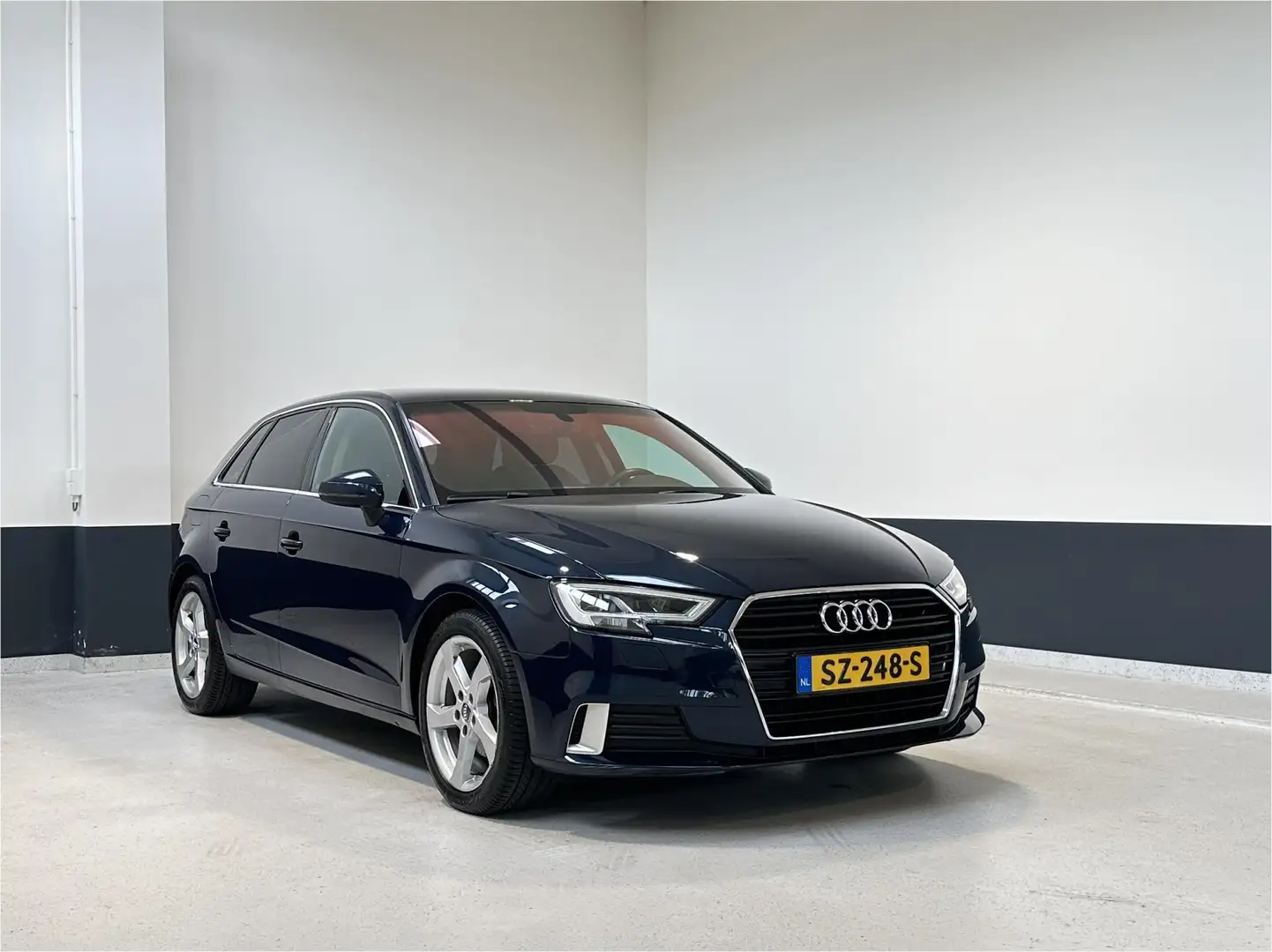 Audi A3 Sportback 1.0 TFSI Sport Lease Edition Automaat | Blauw - 1