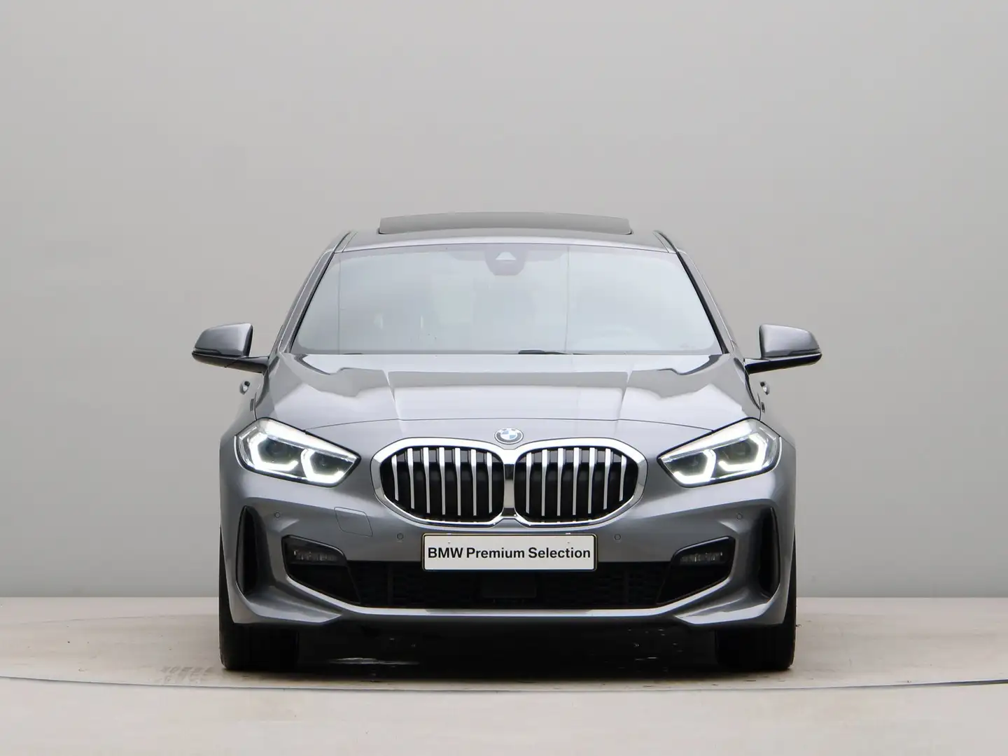 BMW 118 1 Serie 118i M-Sport Aut. Grijs - 2