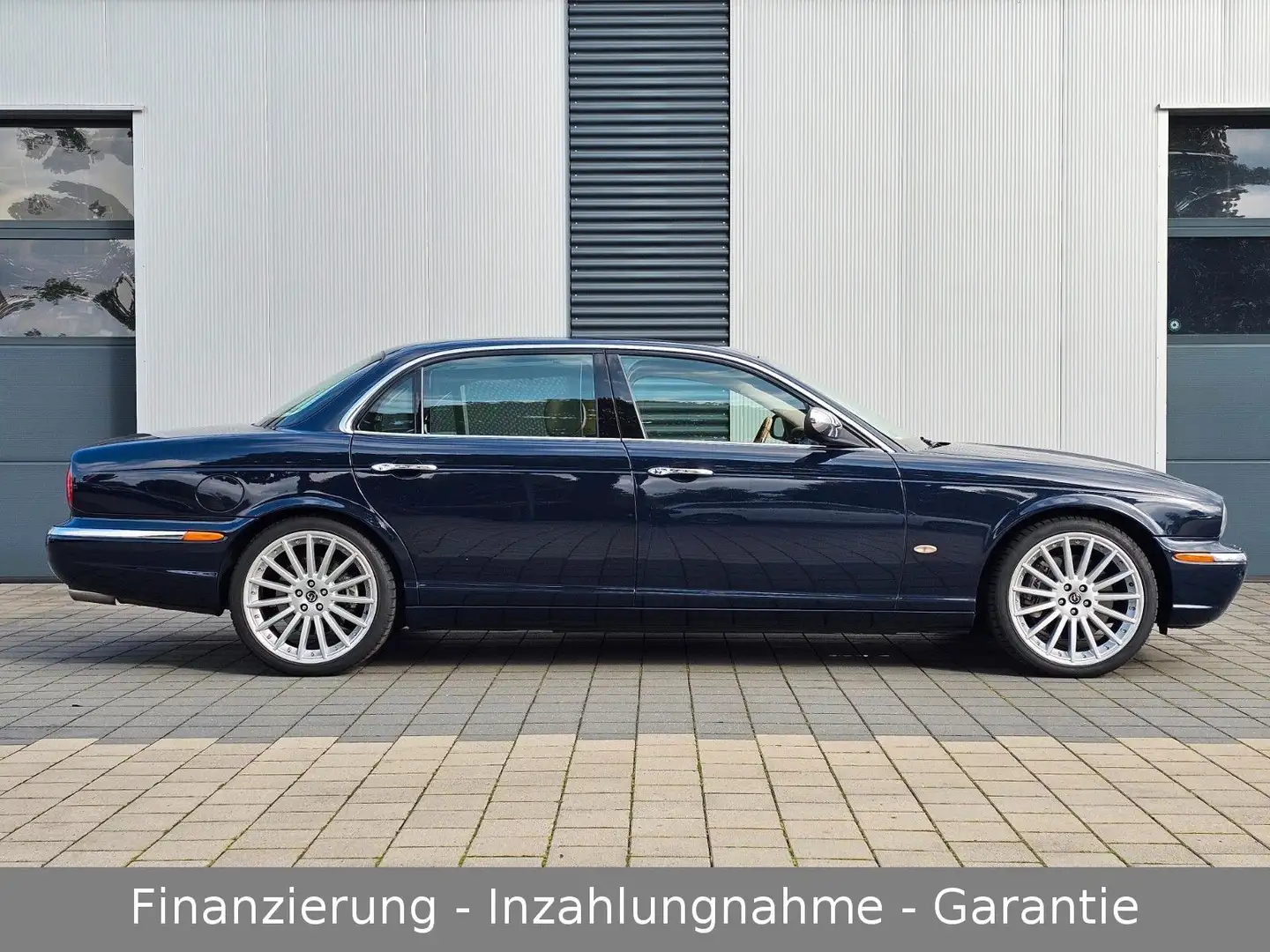 Jaguar Daimler Super Eight V8 aus 2. Hand im Topzustand Blau - 2