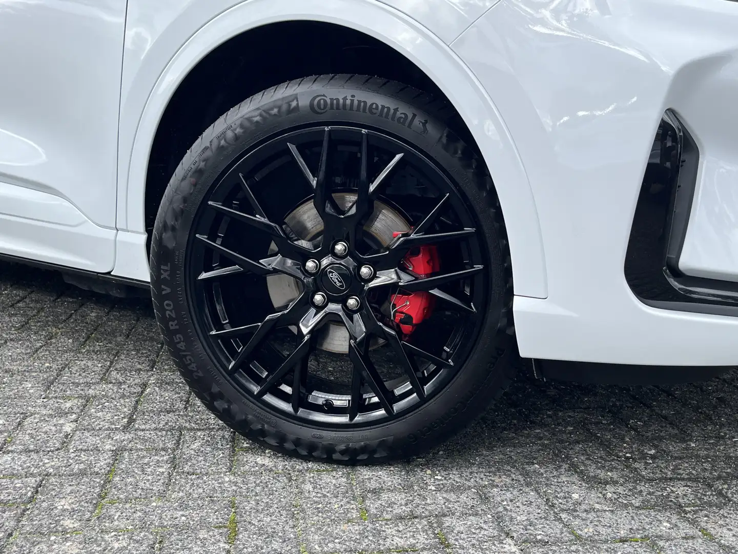 Ford Kuga 2.5 PHEV ST-Line X Black Pack 243pk e-CVT Automaat Wit - 2