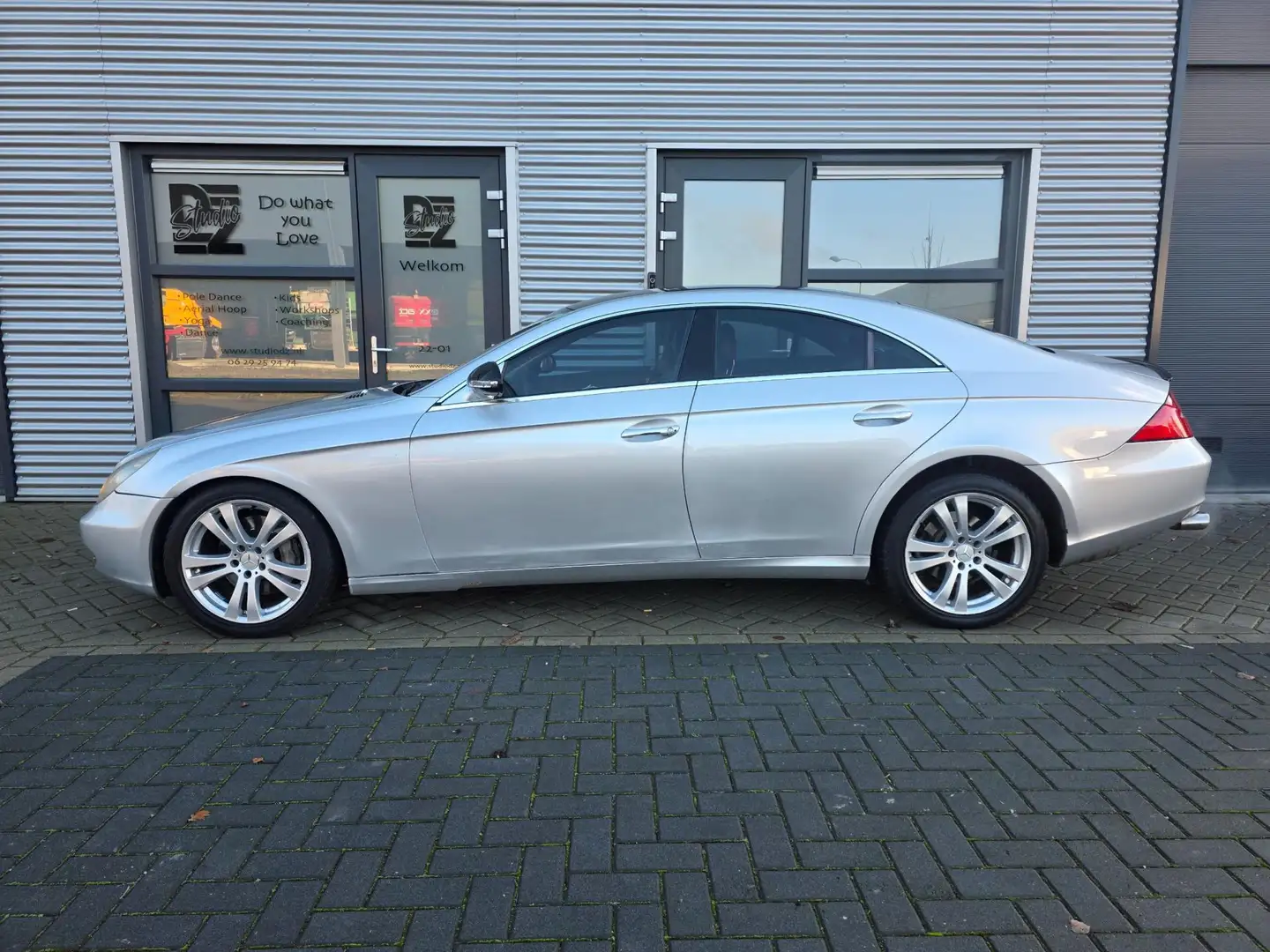 Mercedes-Benz CLS 350 Gris - 2