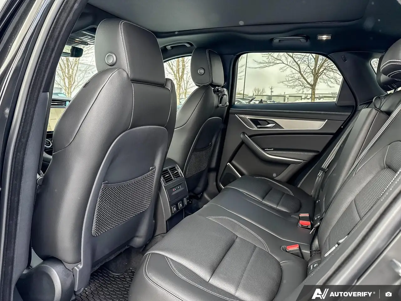 Jaguar F-Pace снимка Jaguar F-Pace