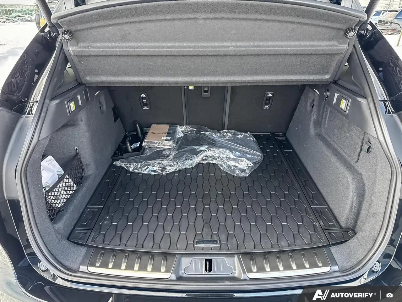 Jaguar F-Pace снимка Jaguar F-Pace