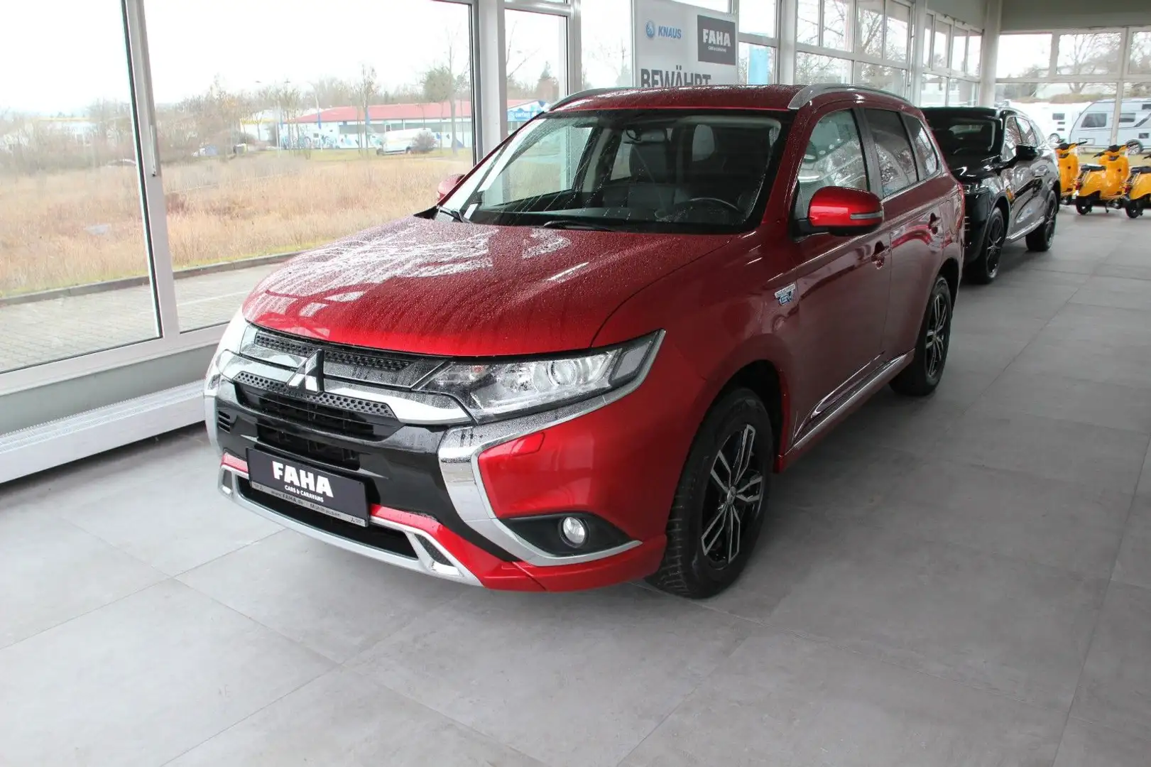 Mitsubishi Outlander Outlander PHEV Basis Spirit 4WD Rot - 1