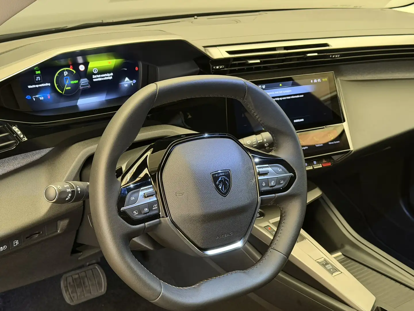 Peugeot 308 SW 1.6 Plug-in Hybrid 180 Allure Avantage Navigati Zwart - 2