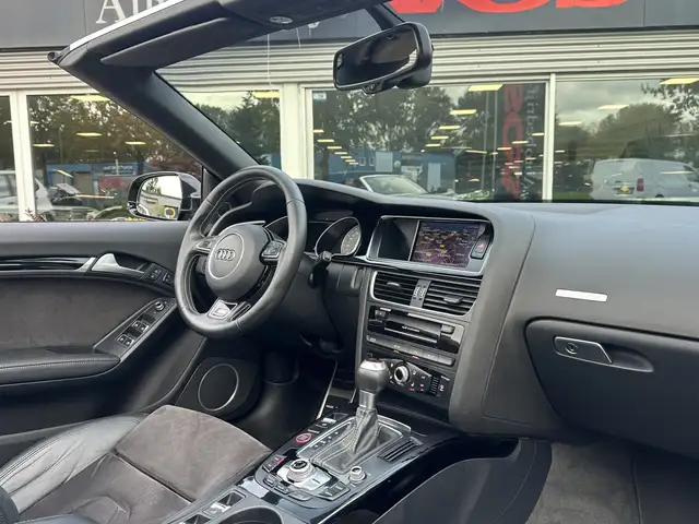 Audi S5 view 8