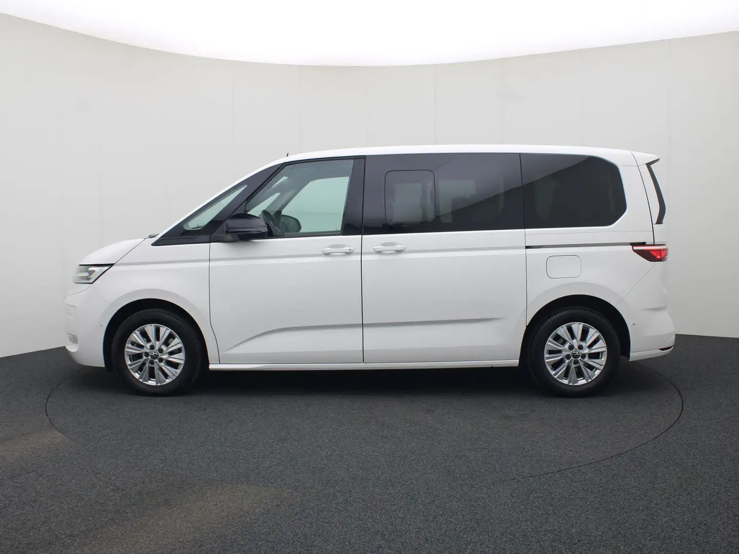 Volkswagen T7 Multivan 1.4 eHybrid 218pk DSG L1H1 Style · Panoramadak · T Wit - 2